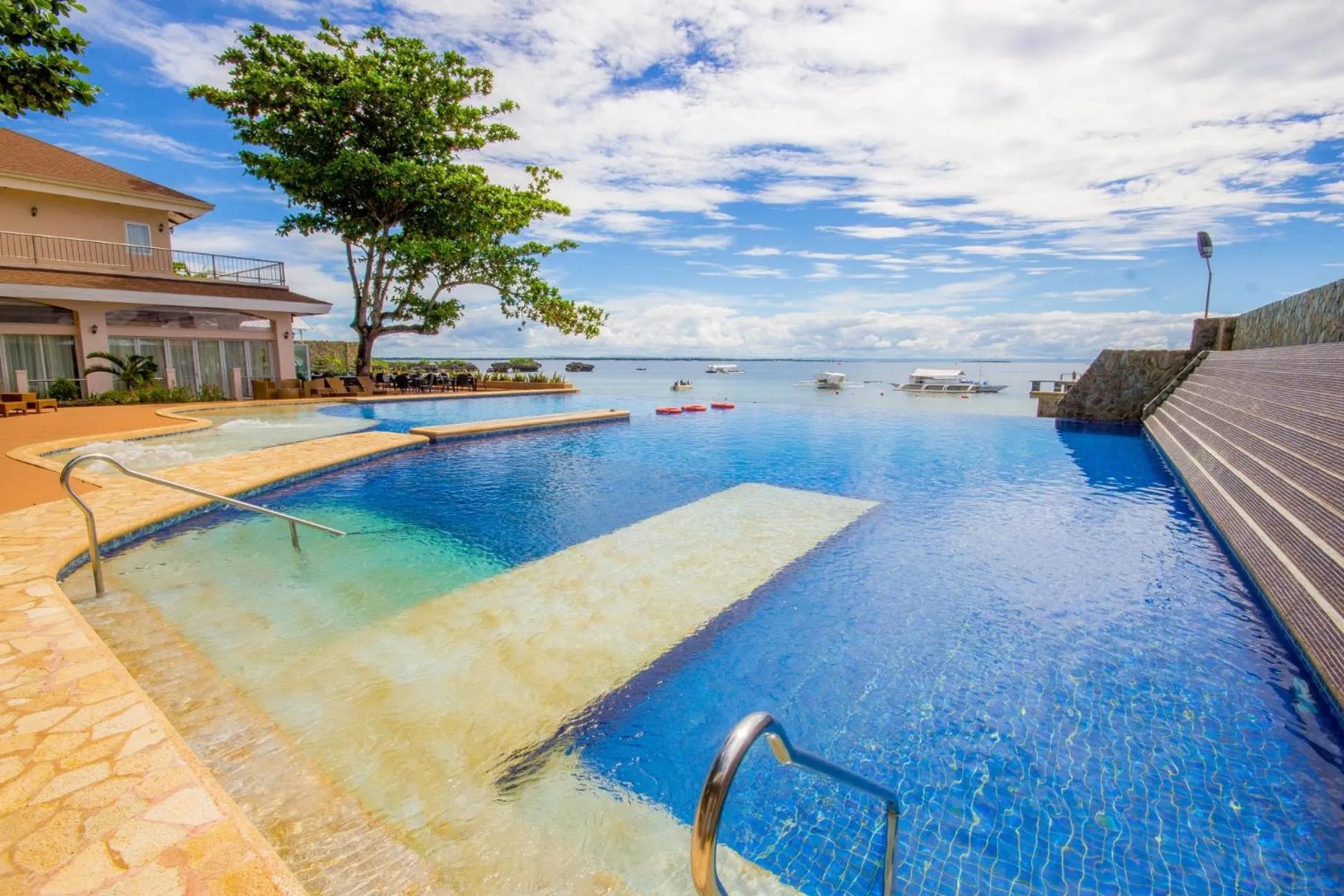 Mactan Resort by 1521