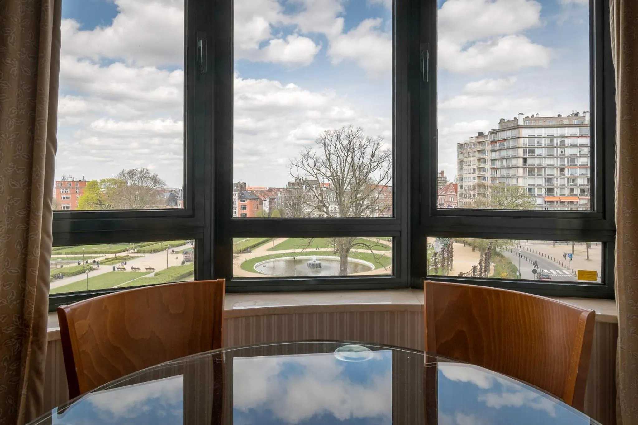 Garden view in B-aparthotel Ambiorix