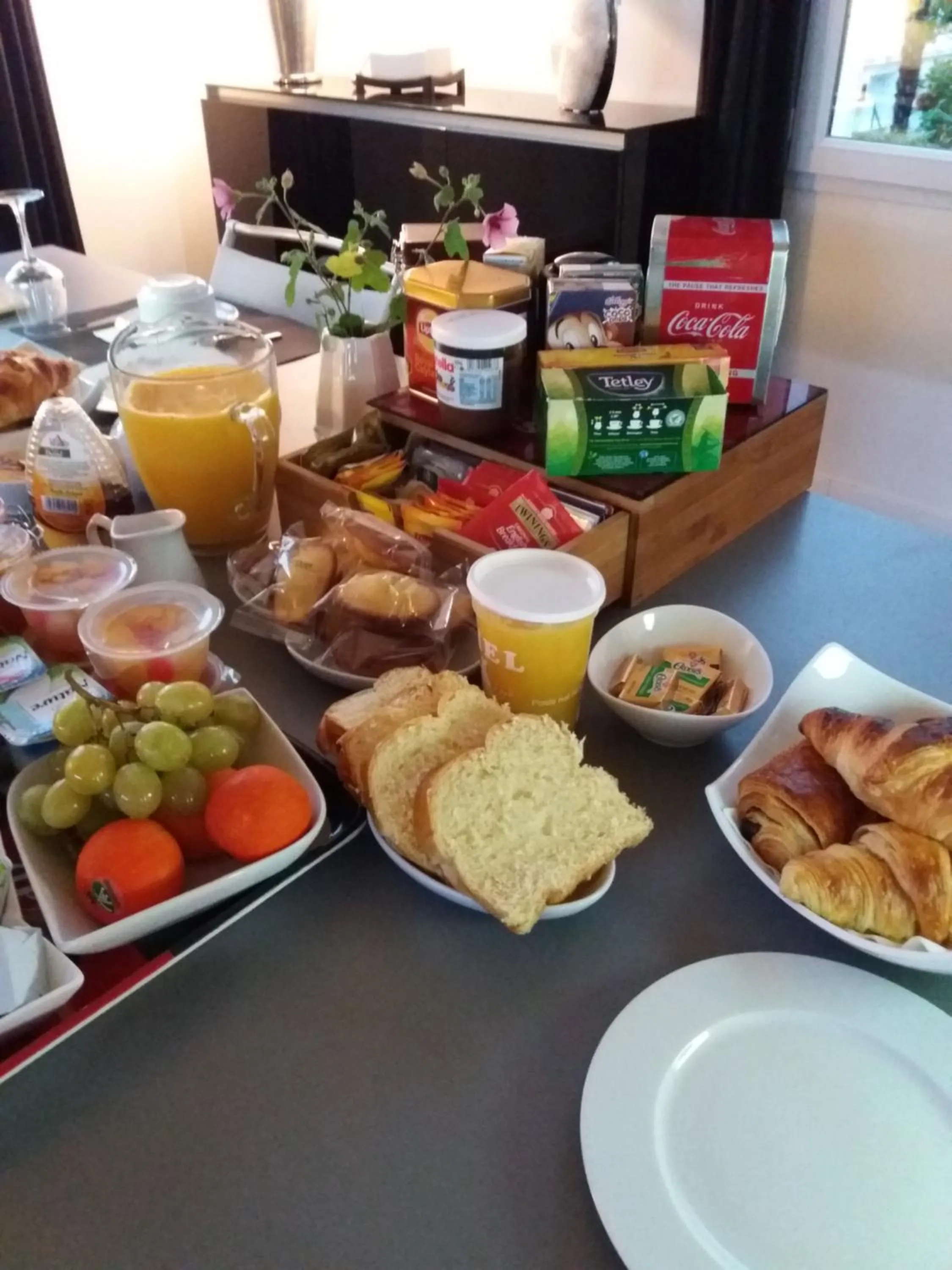 Breakfast in Chambres d'Hôtes LA PASTOURELLE Royan centre