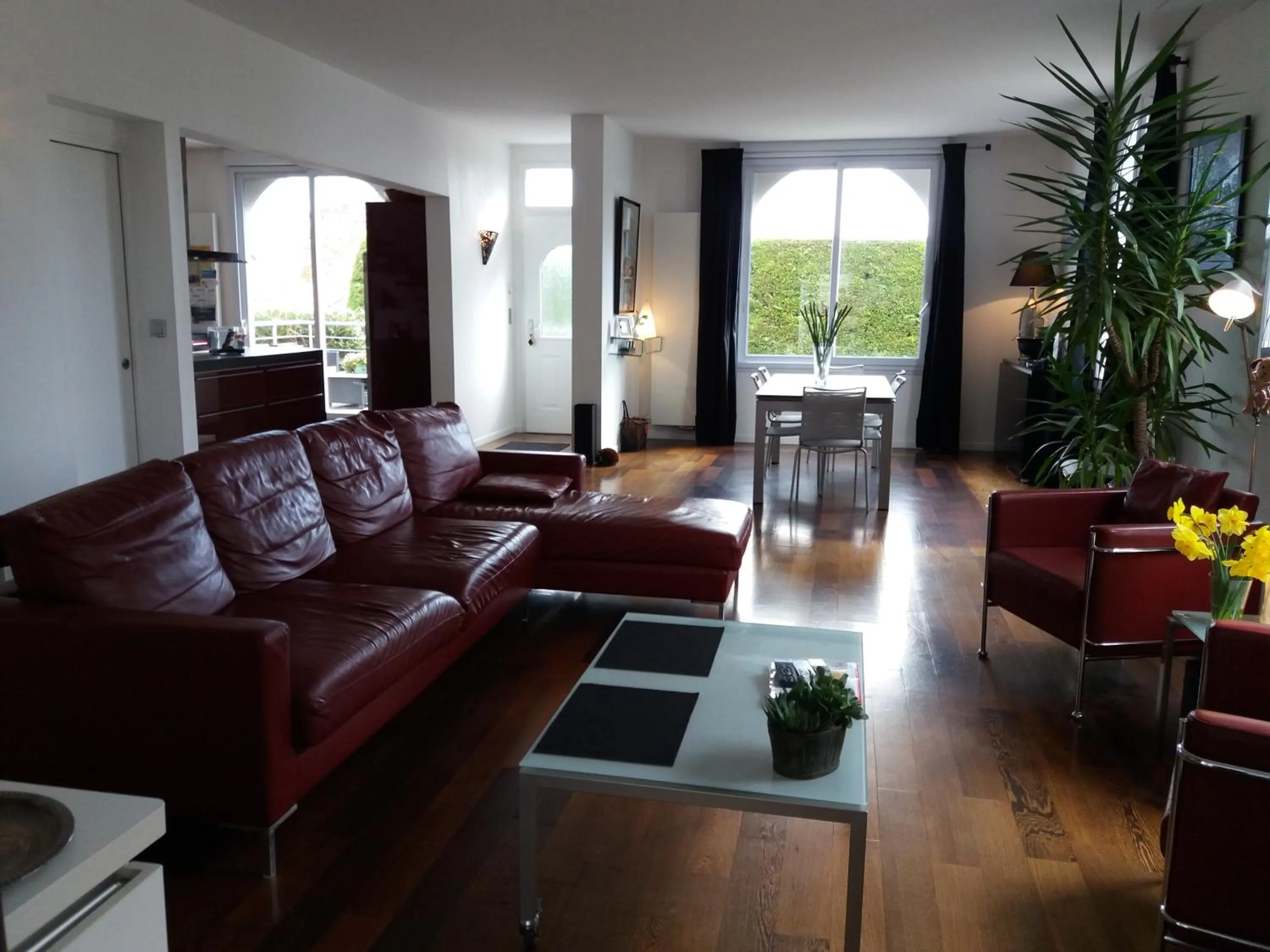 Dining area in Chambres d'Hôtes LA PASTOURELLE Royan centre