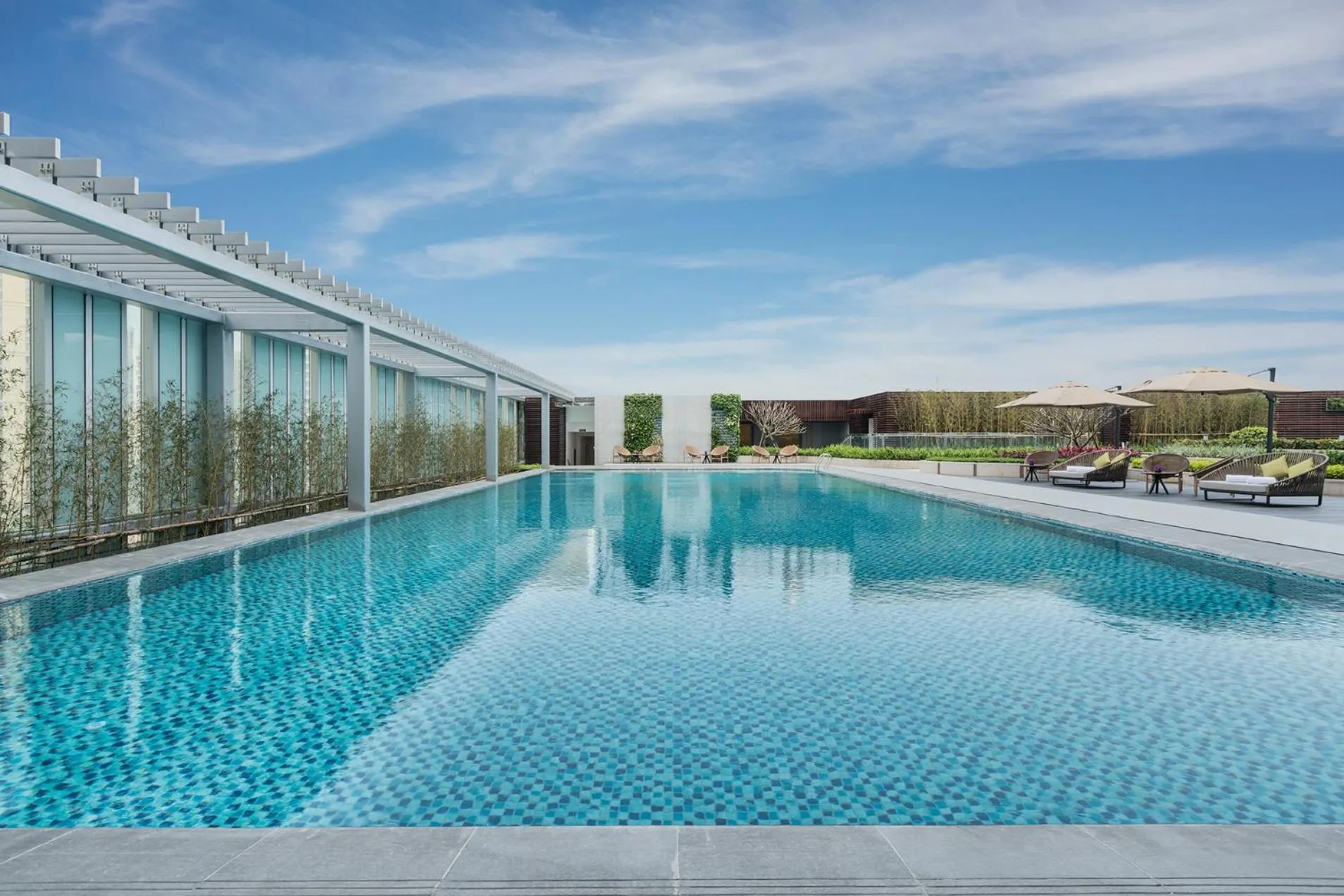 Swimming pool in Hyatt Regency Xiamen Wuyuanwan