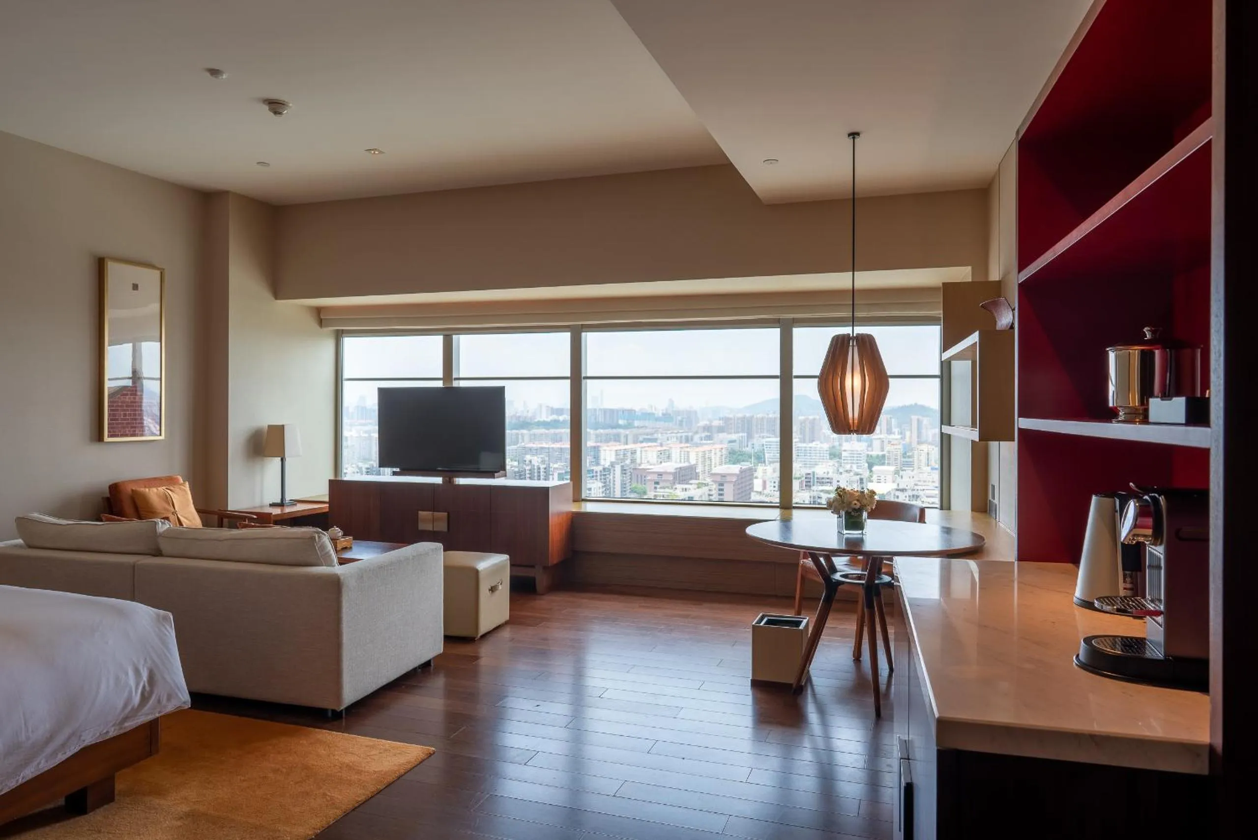 Living room, Bed in Hyatt Regency Xiamen Wuyuanwan