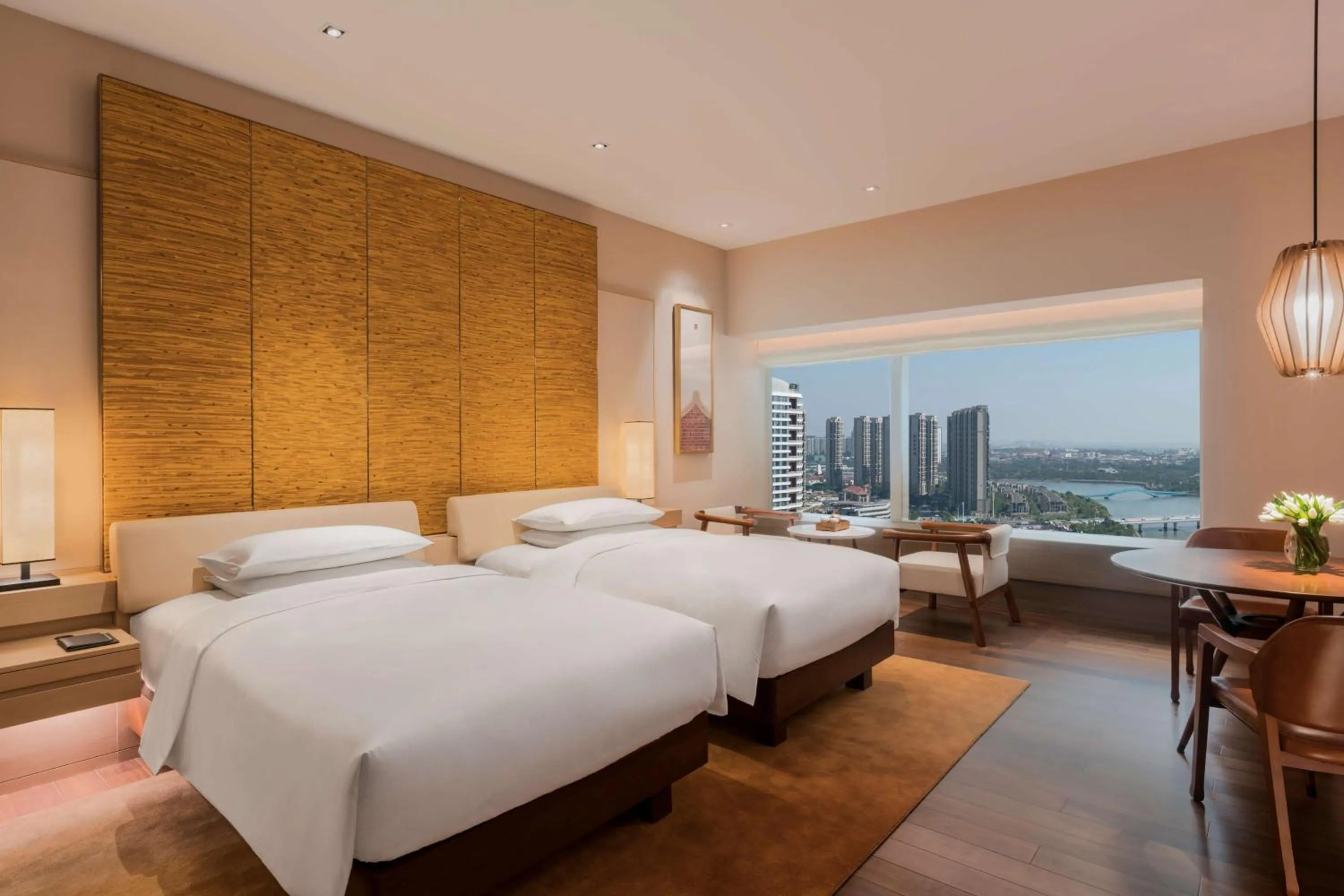 Photo of the whole room, Bed in Hyatt Regency Xiamen Wuyuanwan