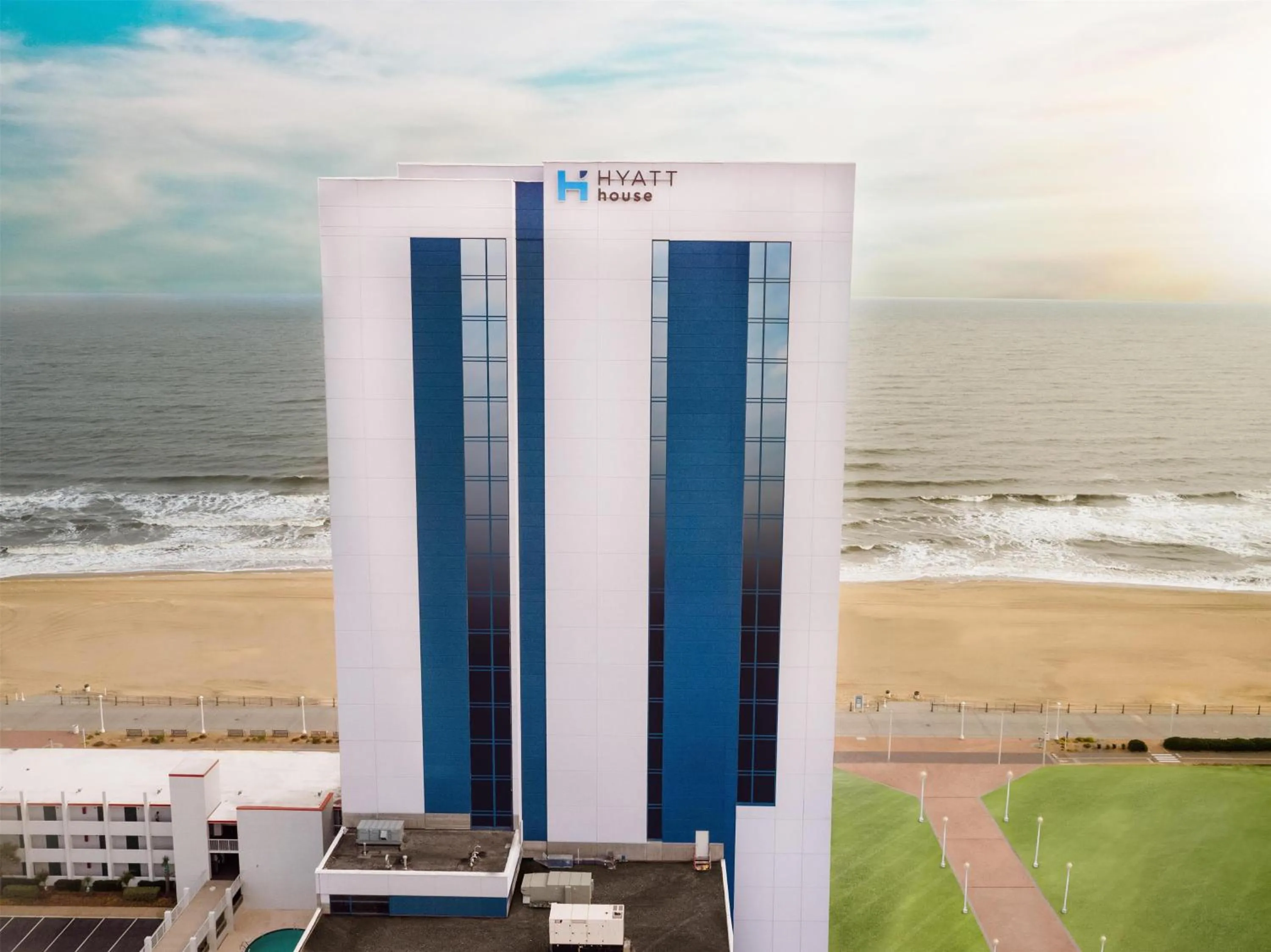 Property building in Hyatt House Virginia Beach / Oceanfront