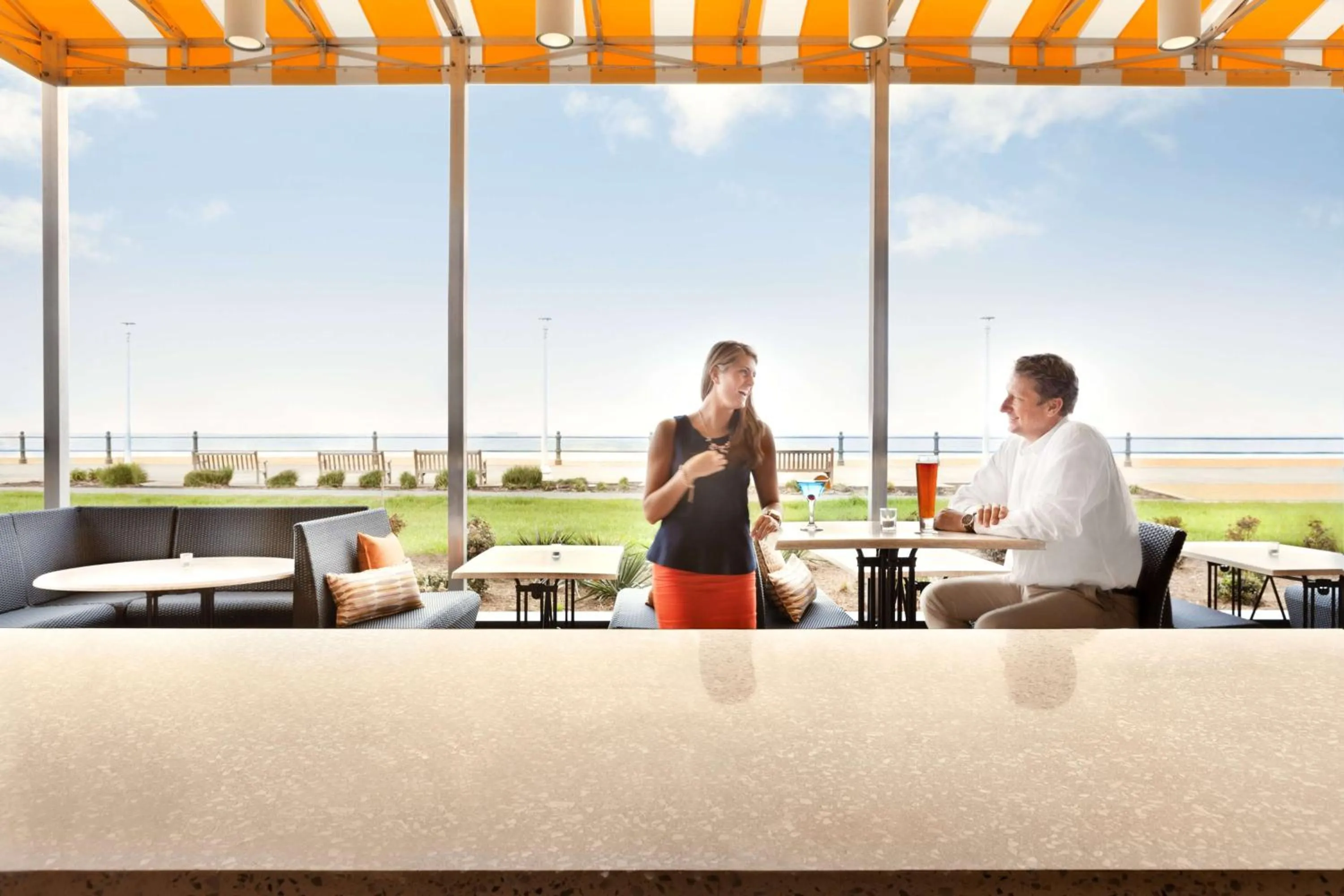 Lounge or bar in Hyatt House Virginia Beach / Oceanfront