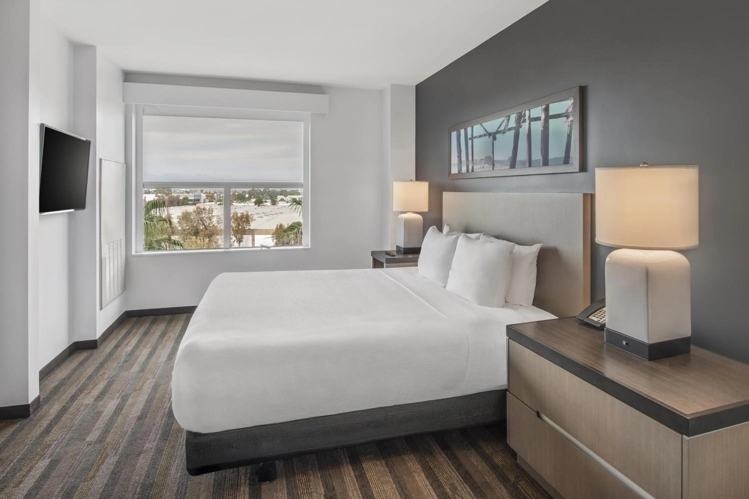 Bed in Hyatt House Irvine/John Wayne Airport