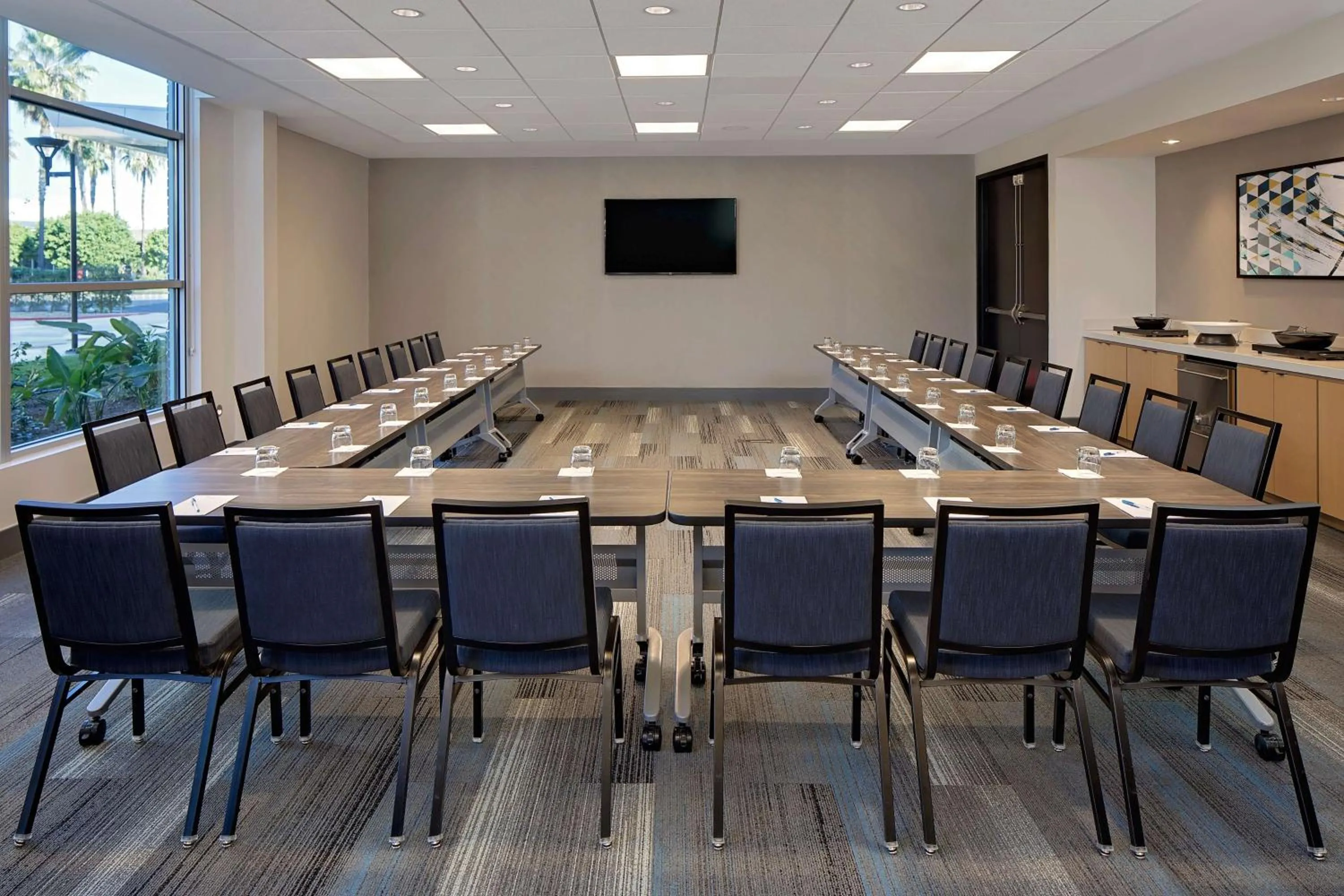 Meeting/conference room in Hyatt House Irvine/John Wayne Airport