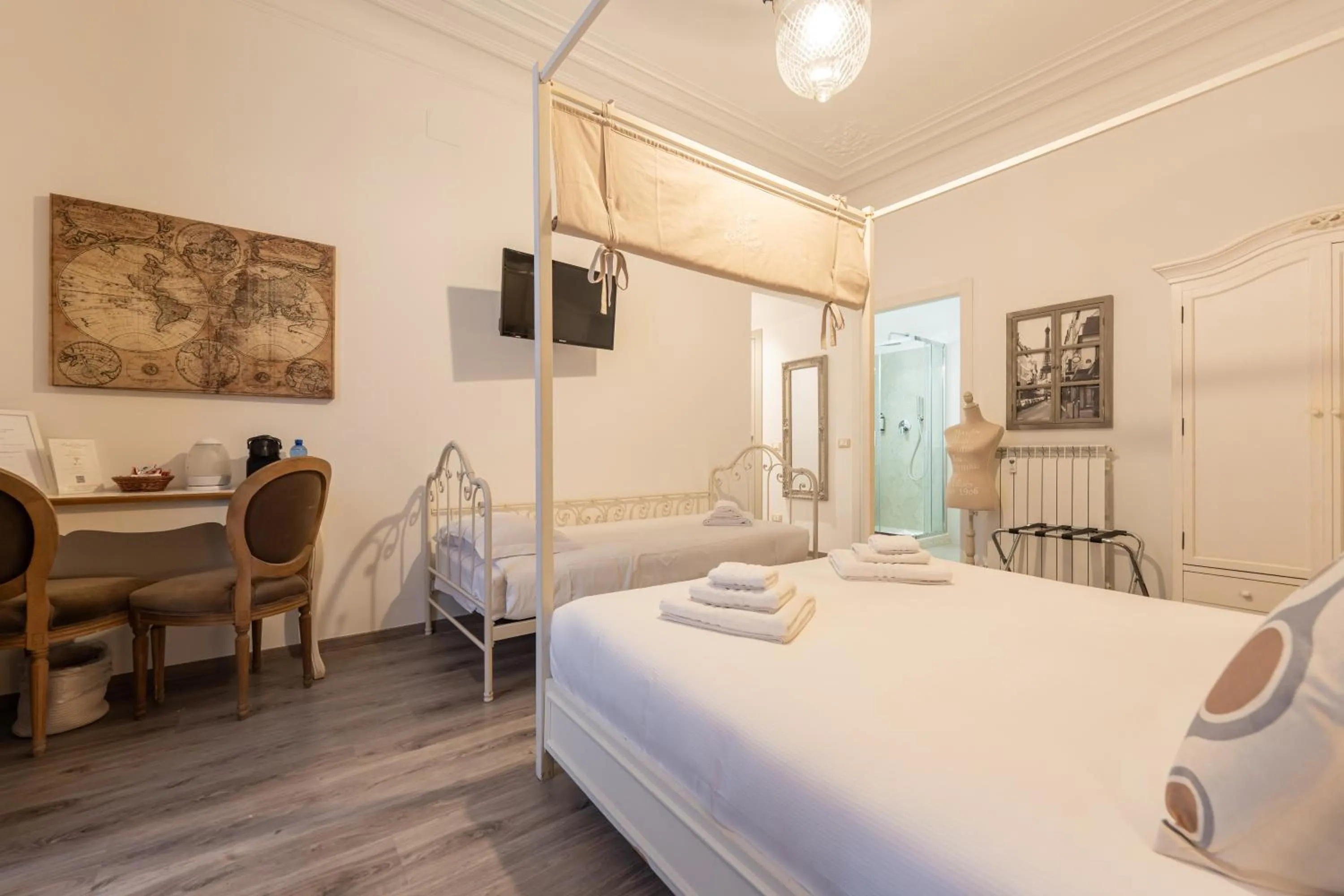 Bedroom, Bed in Popolo & Flaminio Rooms