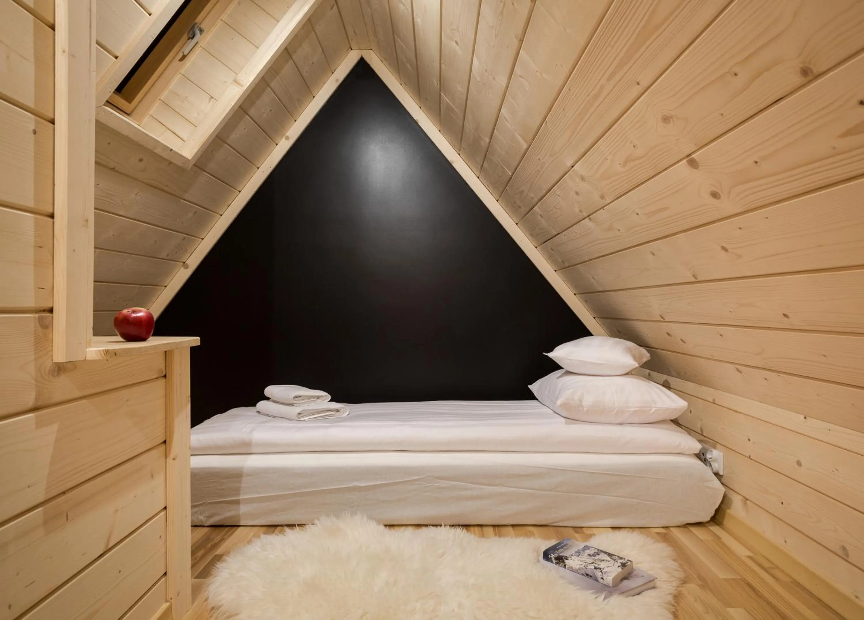 Day, Bed in Tatra Wood House