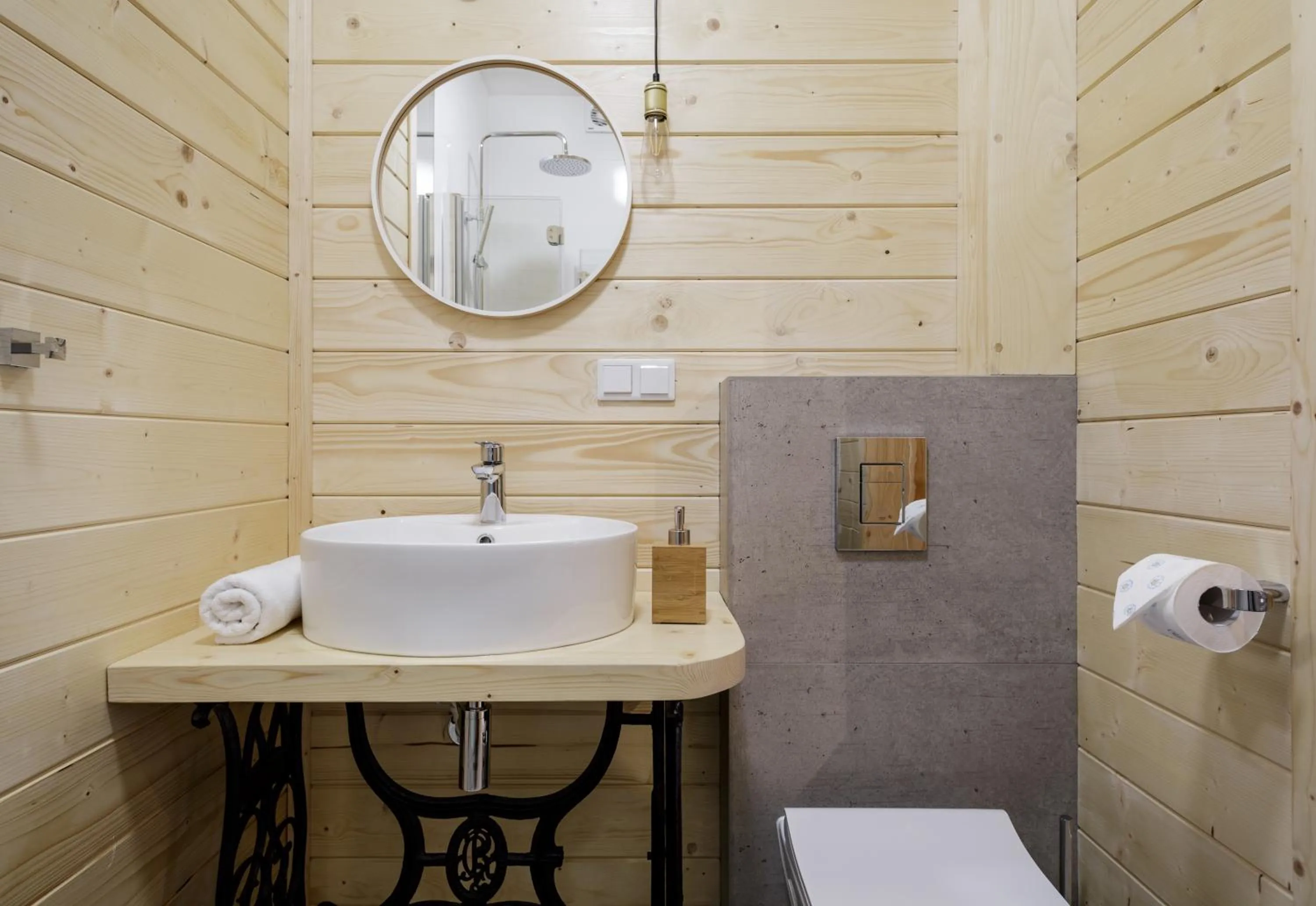 Shower in Tatra Wood House