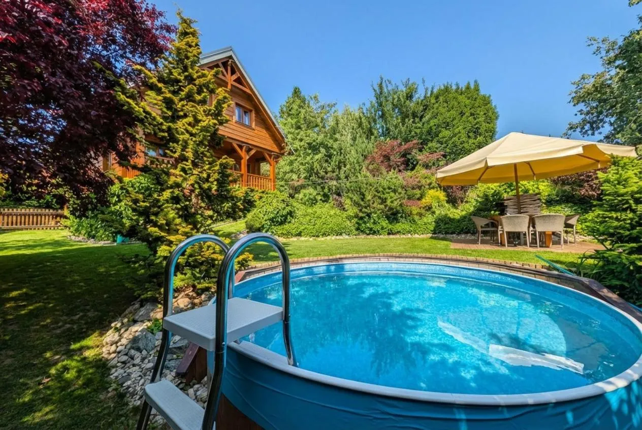 Swimming pool in Chalupa u Macochy