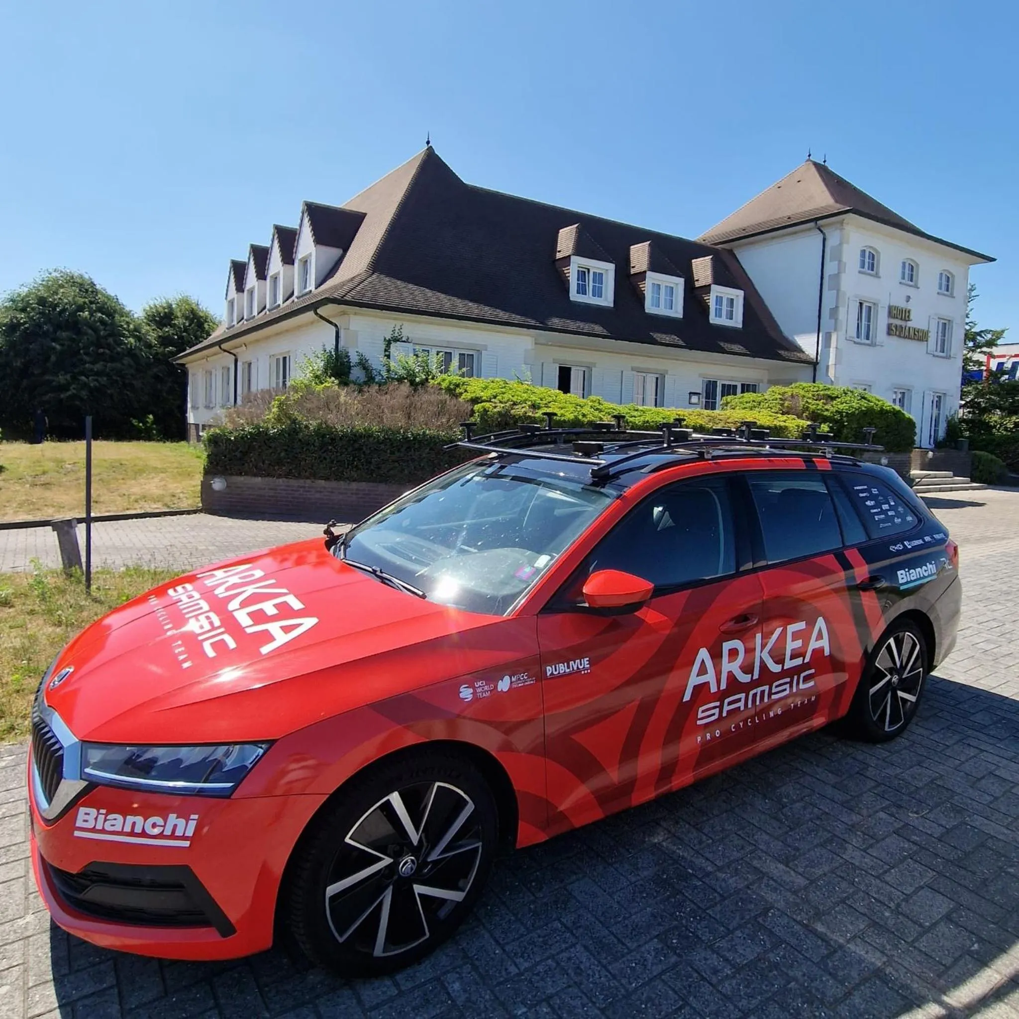 Cycling in St-Janshof Hotel