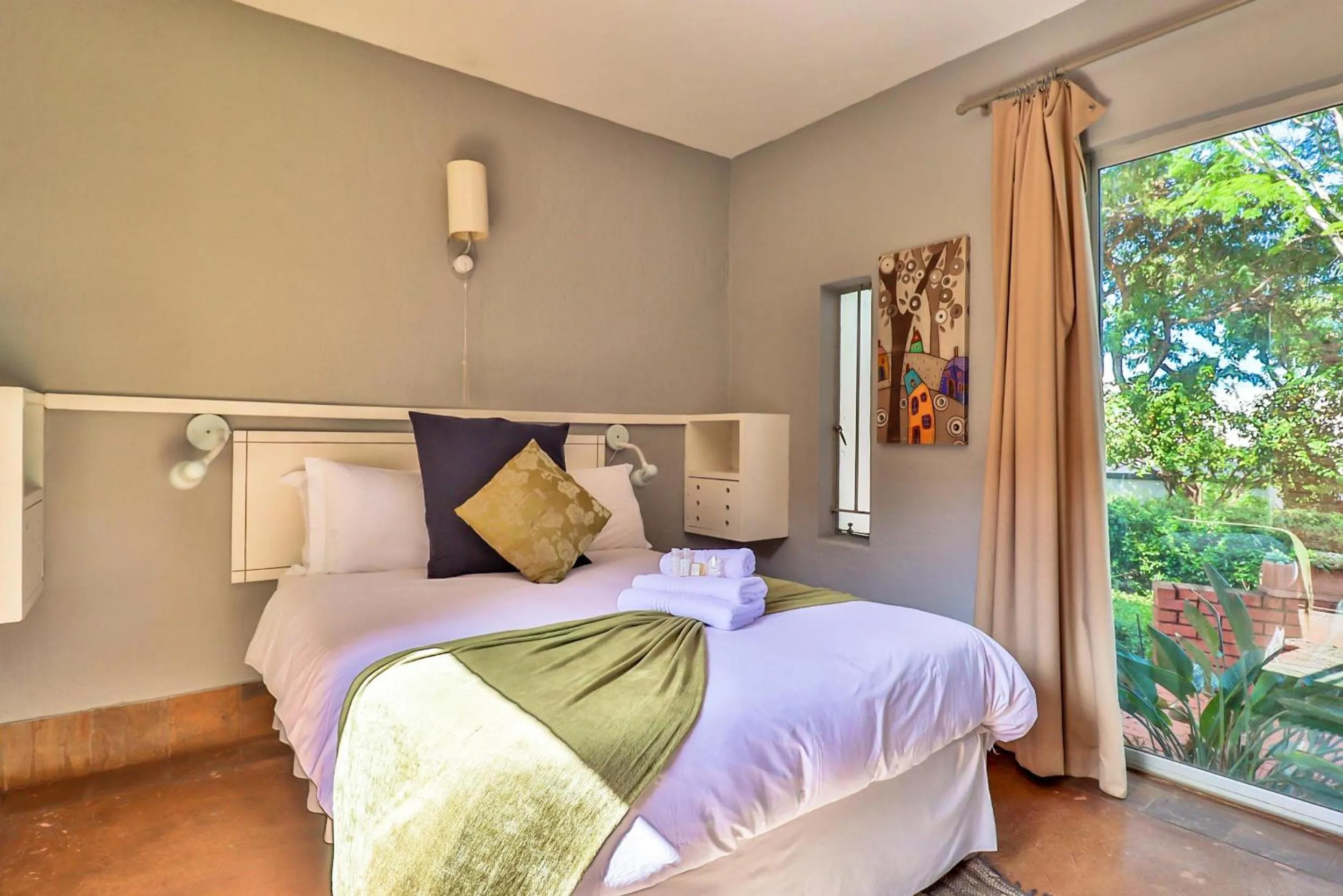 Photo of the whole room, Bed in Villa Paradiso