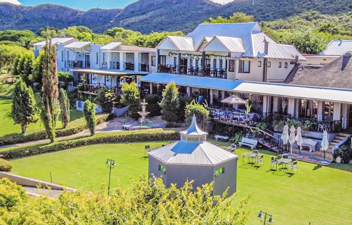 Property building in Villa Paradiso