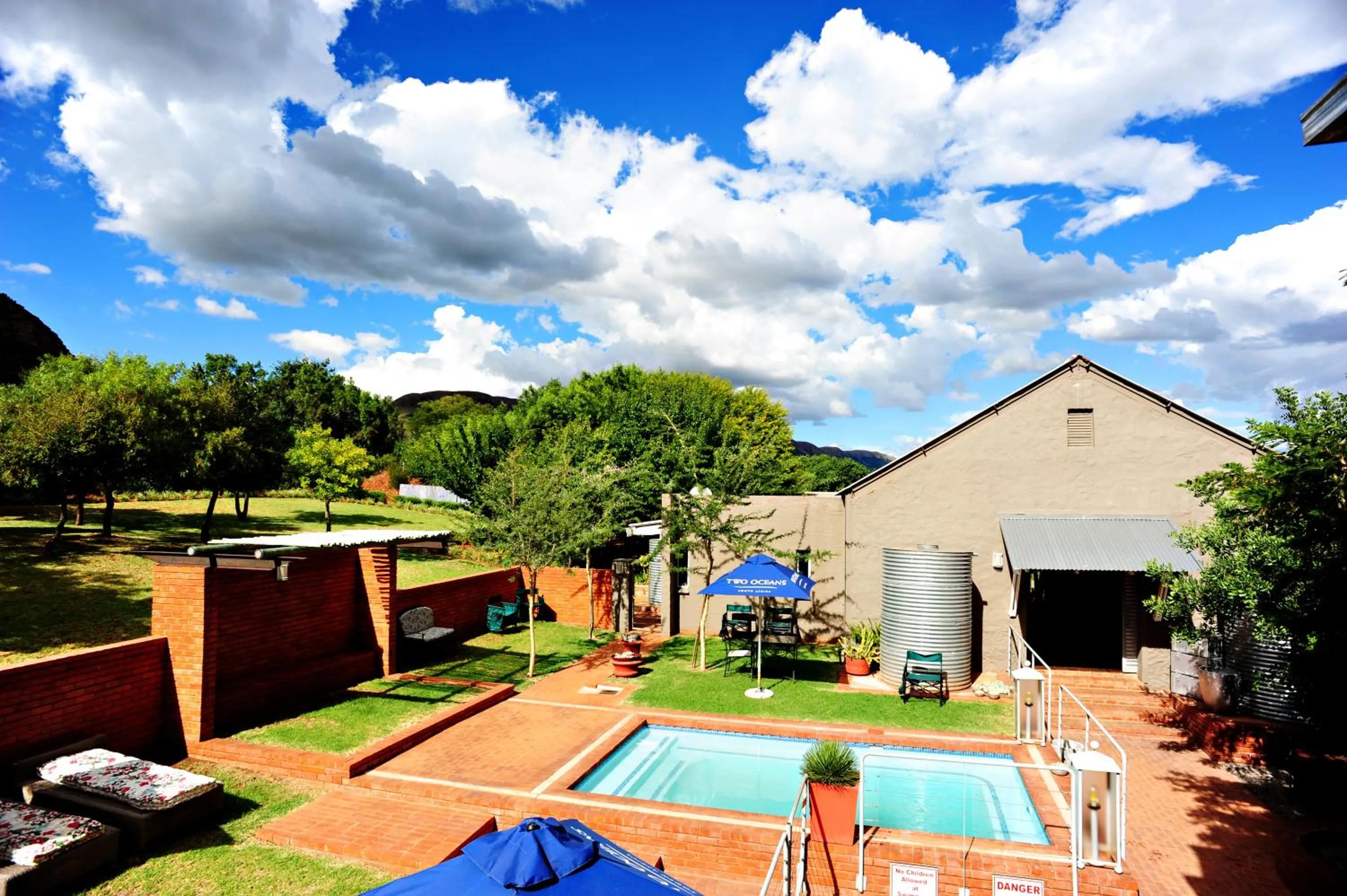 Property building in Villa Paradiso