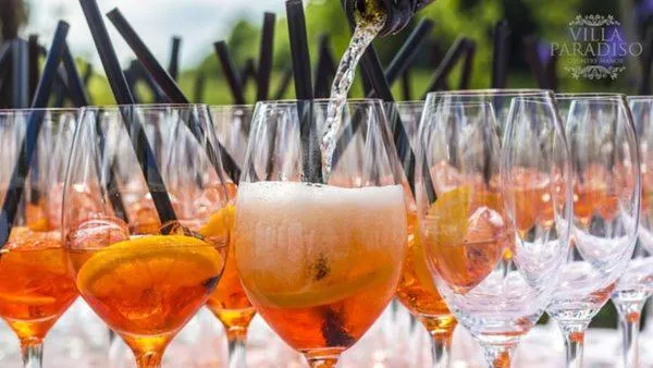 Restaurant/places to eat in Villa Paradiso