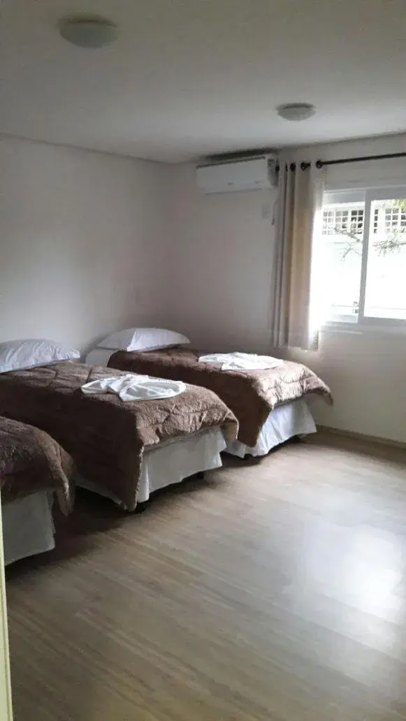 Family Room with Private Bathroom in Pousada Beija Flor Centro Family Room with Private Bathroom in Pousada Beija Flor Centro