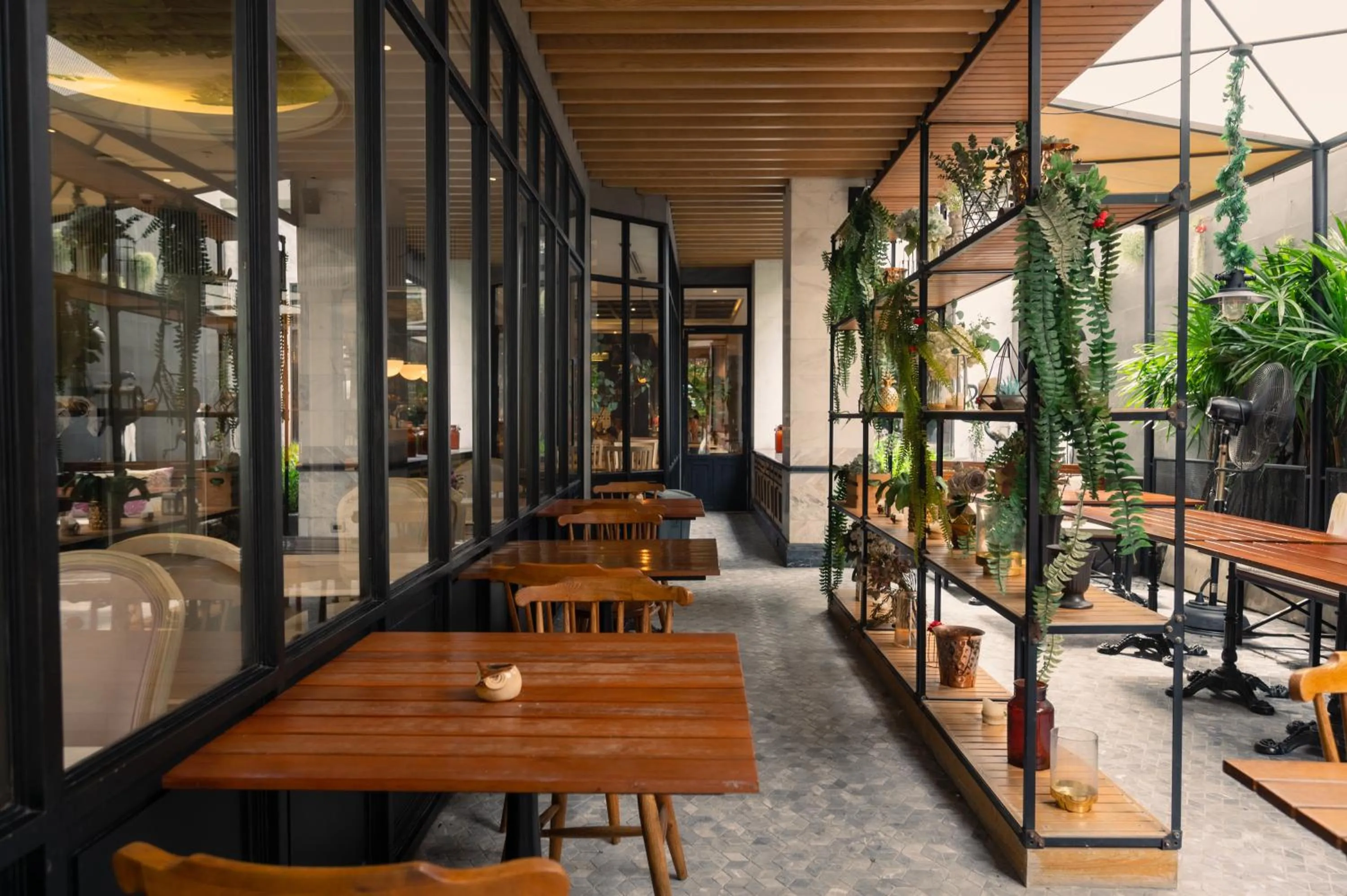 Restaurant/places to eat in The Salil Hotel Sukhumvit 57 - Thonglor