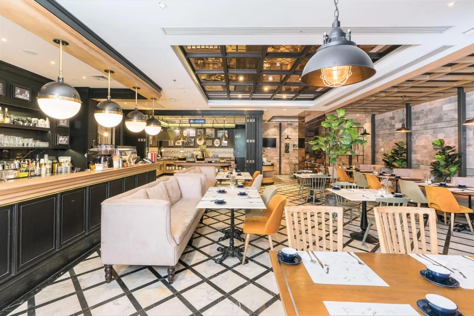 Restaurant/places to eat in The Salil Hotel Sukhumvit 57 - Thonglor