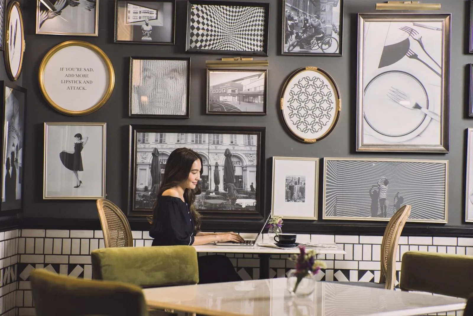 People in The Salil Hotel Sukhumvit 57 - Thonglor