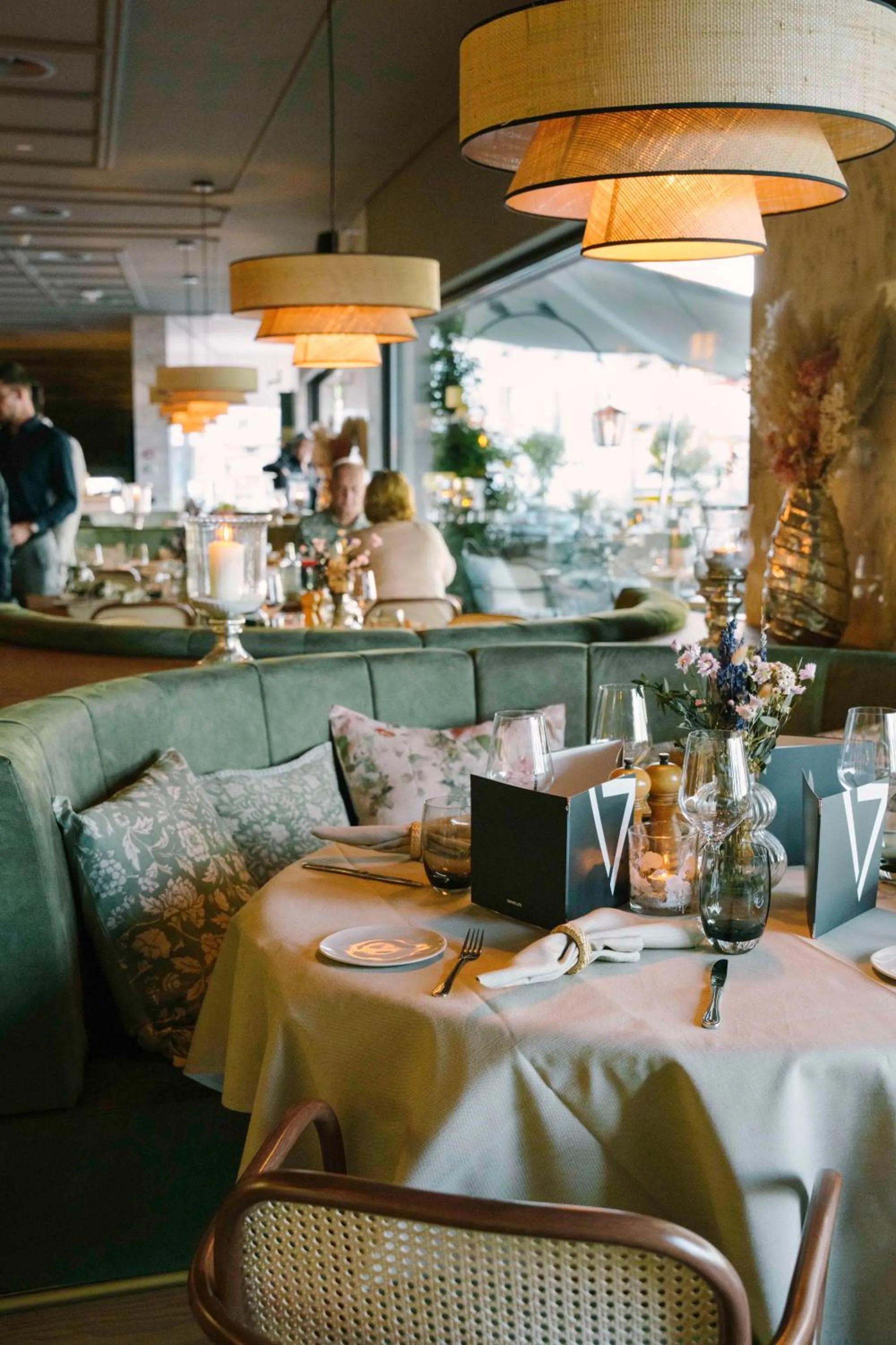 Restaurant/places to eat in Seven Boutique Hotel