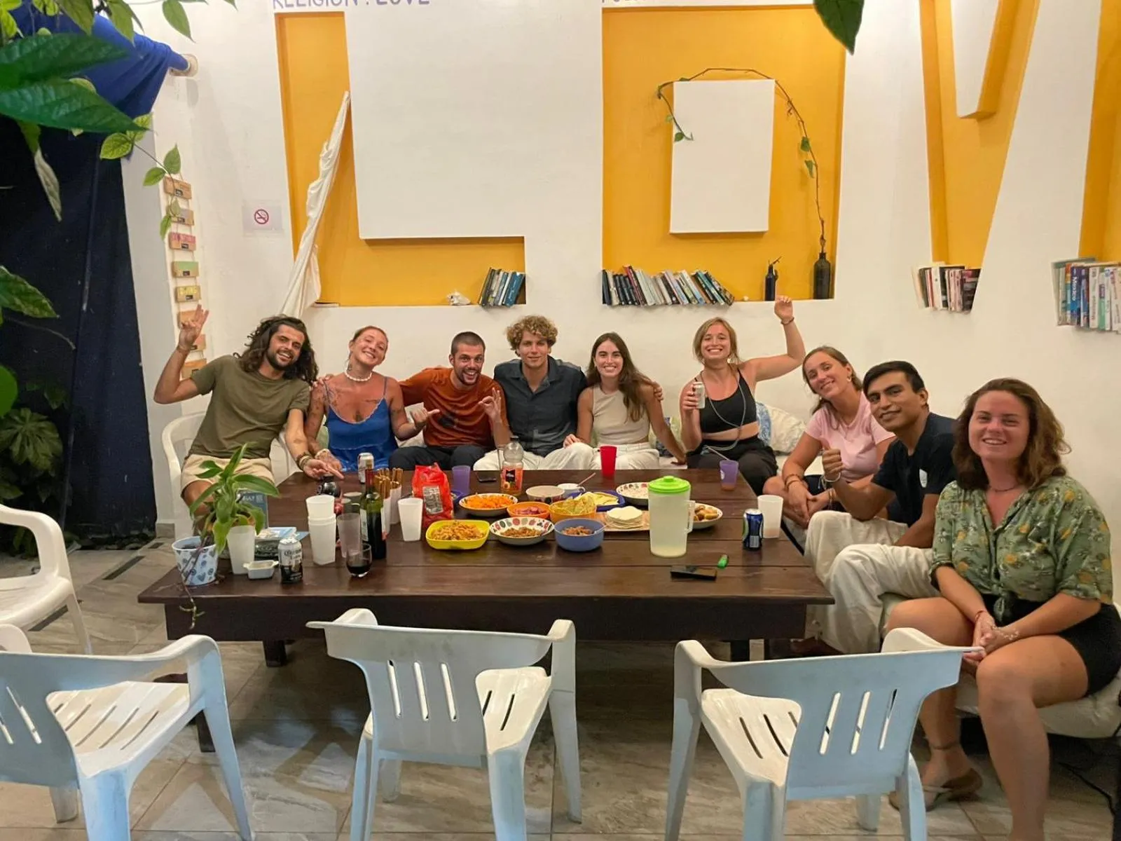 Communal kitchen in Hostel Humanity - Puerto Morelos