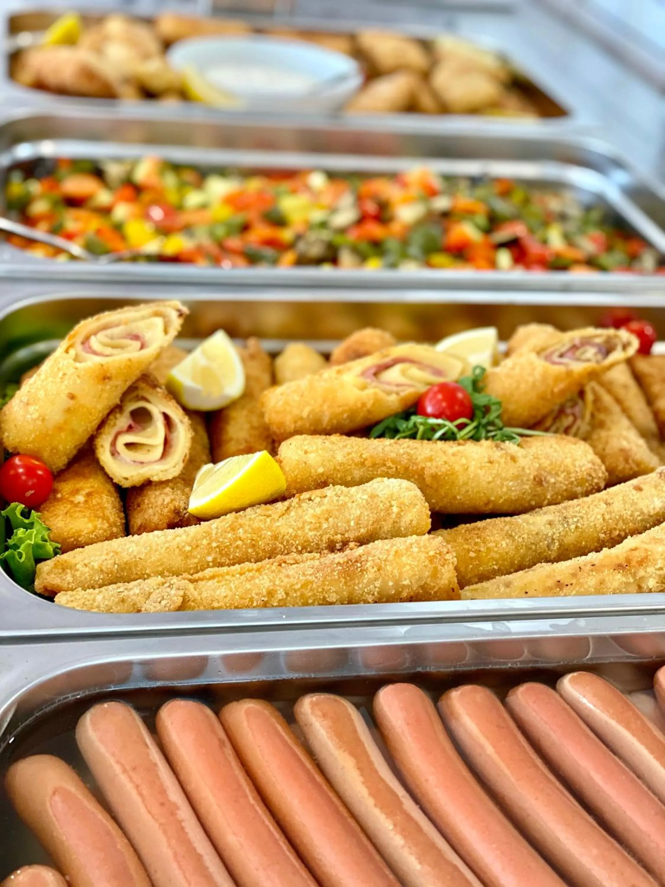 Restaurant/places to eat in Family Resort Urania