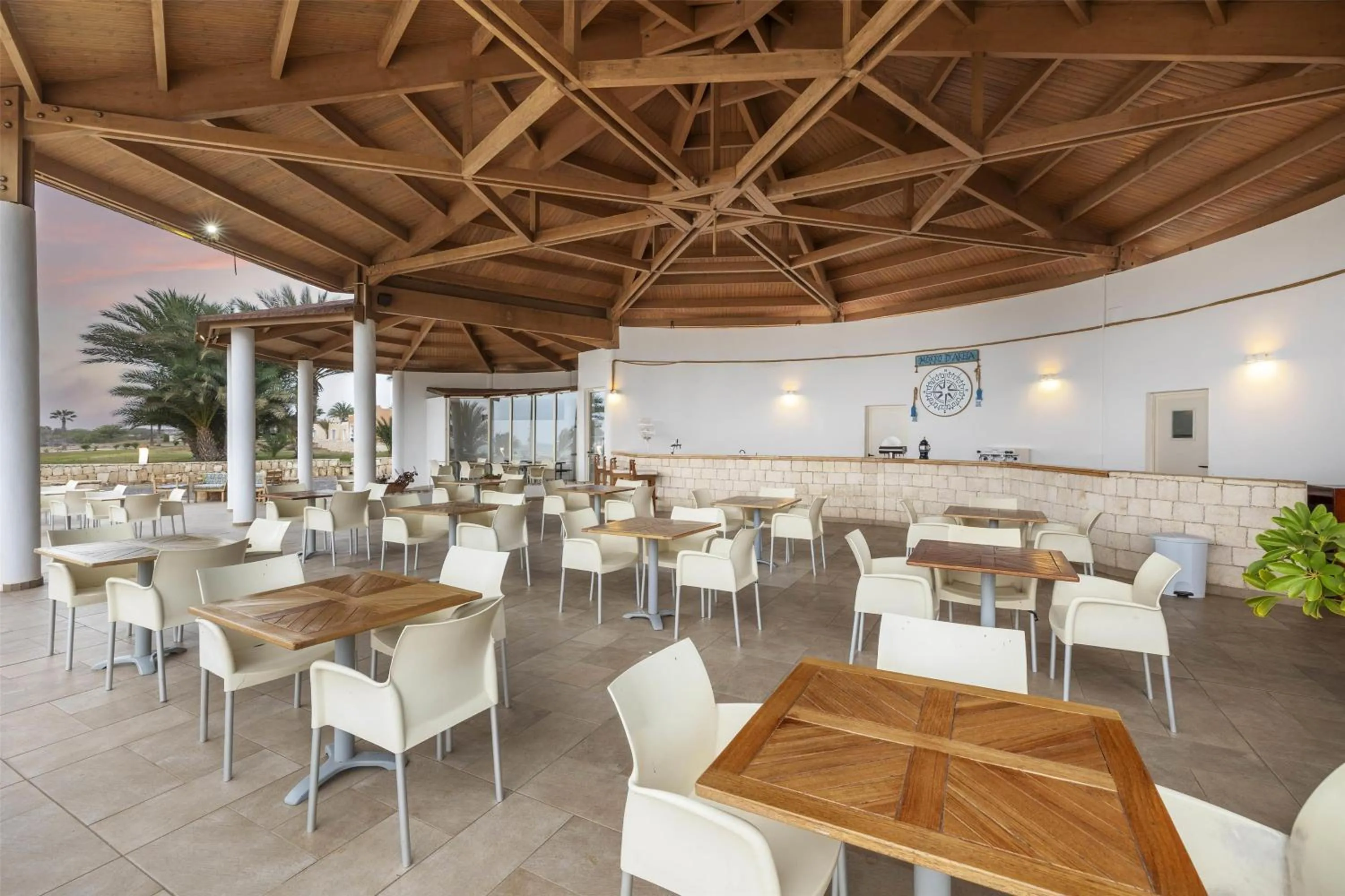 Restaurant/places to eat in Occidental Boa Vista Beach