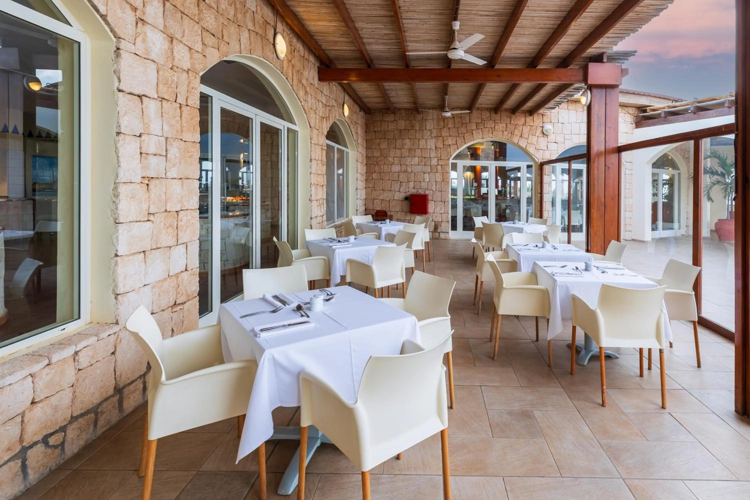 Restaurant/places to eat in Occidental Boa Vista Beach