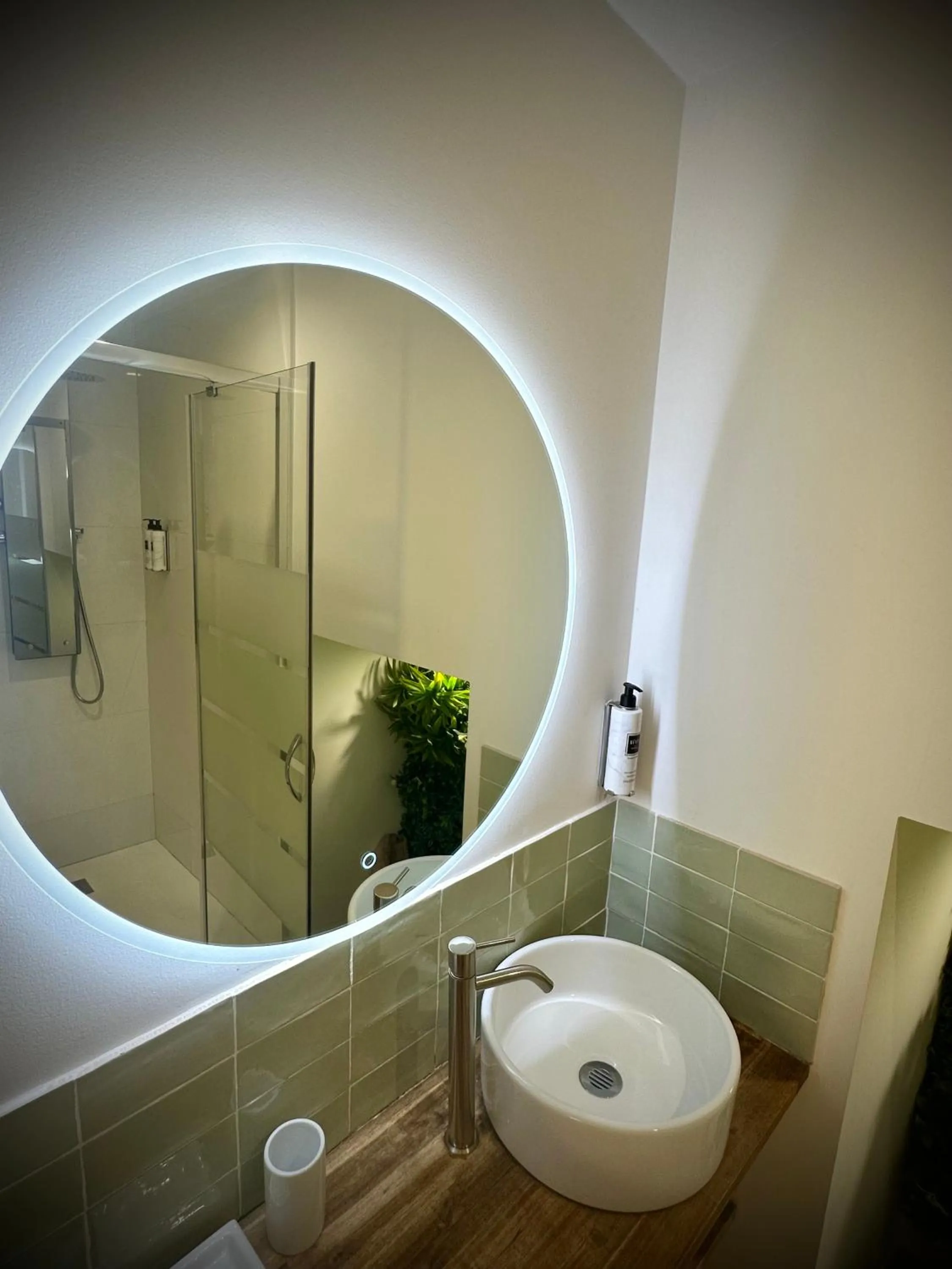 Bathroom in Hôtel Auberge Provençale