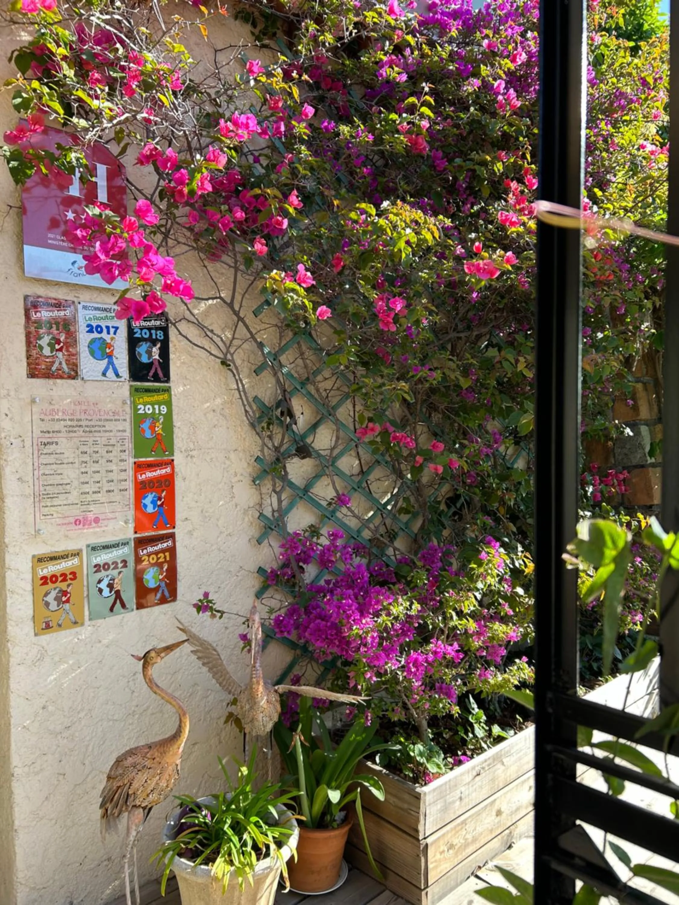 Facade/entrance in Hôtel Auberge Provençale