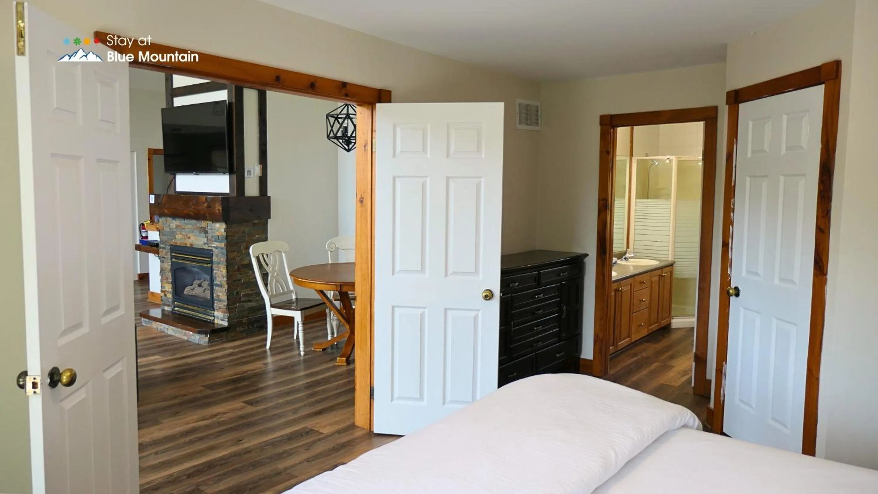 Bedroom, Bed in Summit Ridge 6