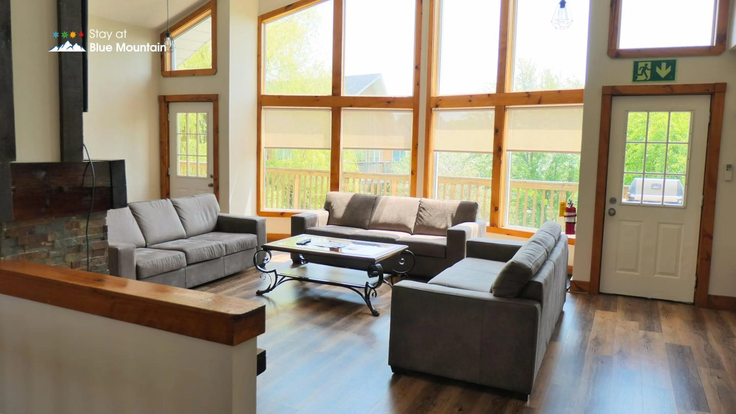 Living room in Summit Ridge 6