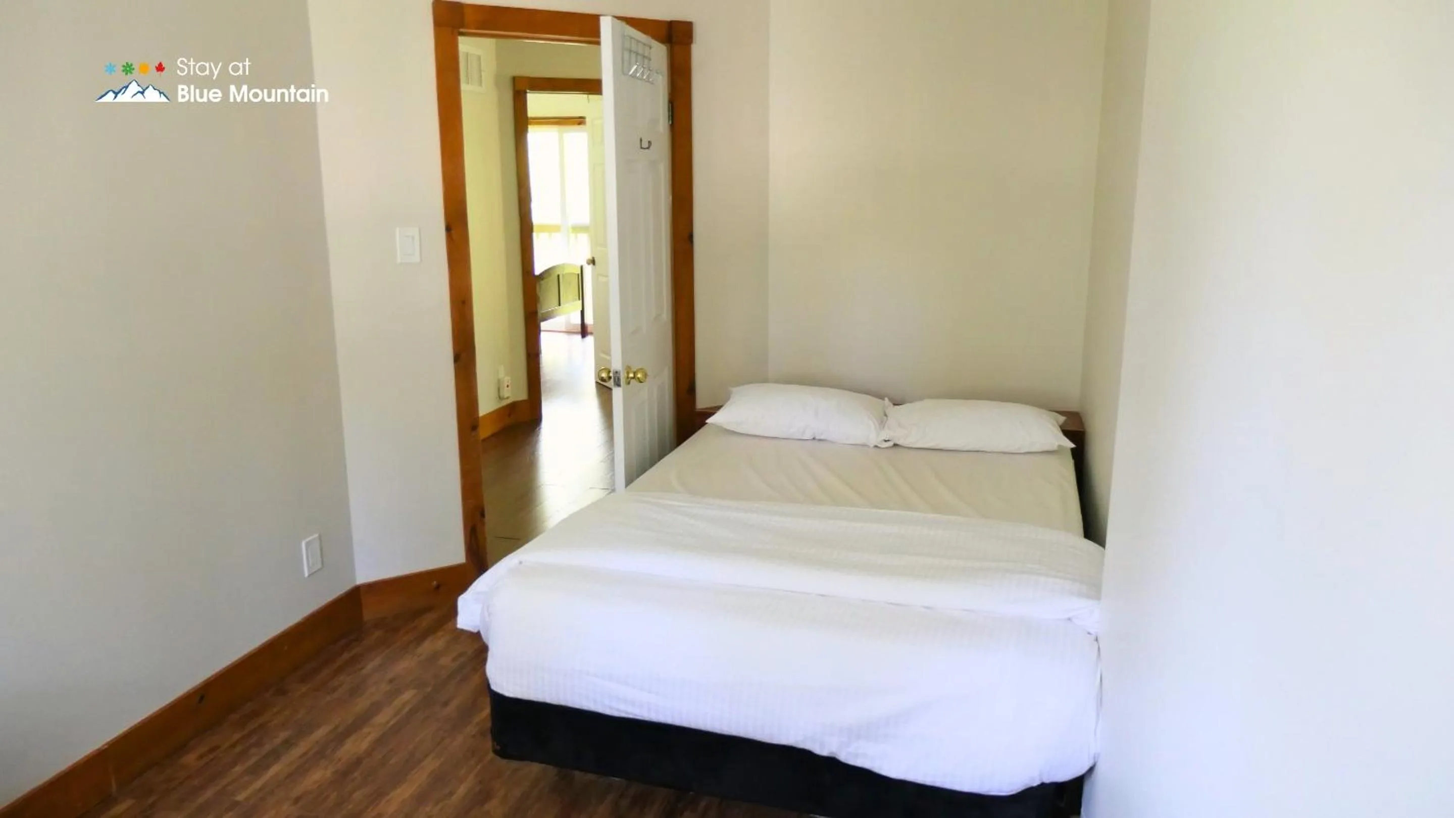 Bedroom, Bed in Summit Ridge 6