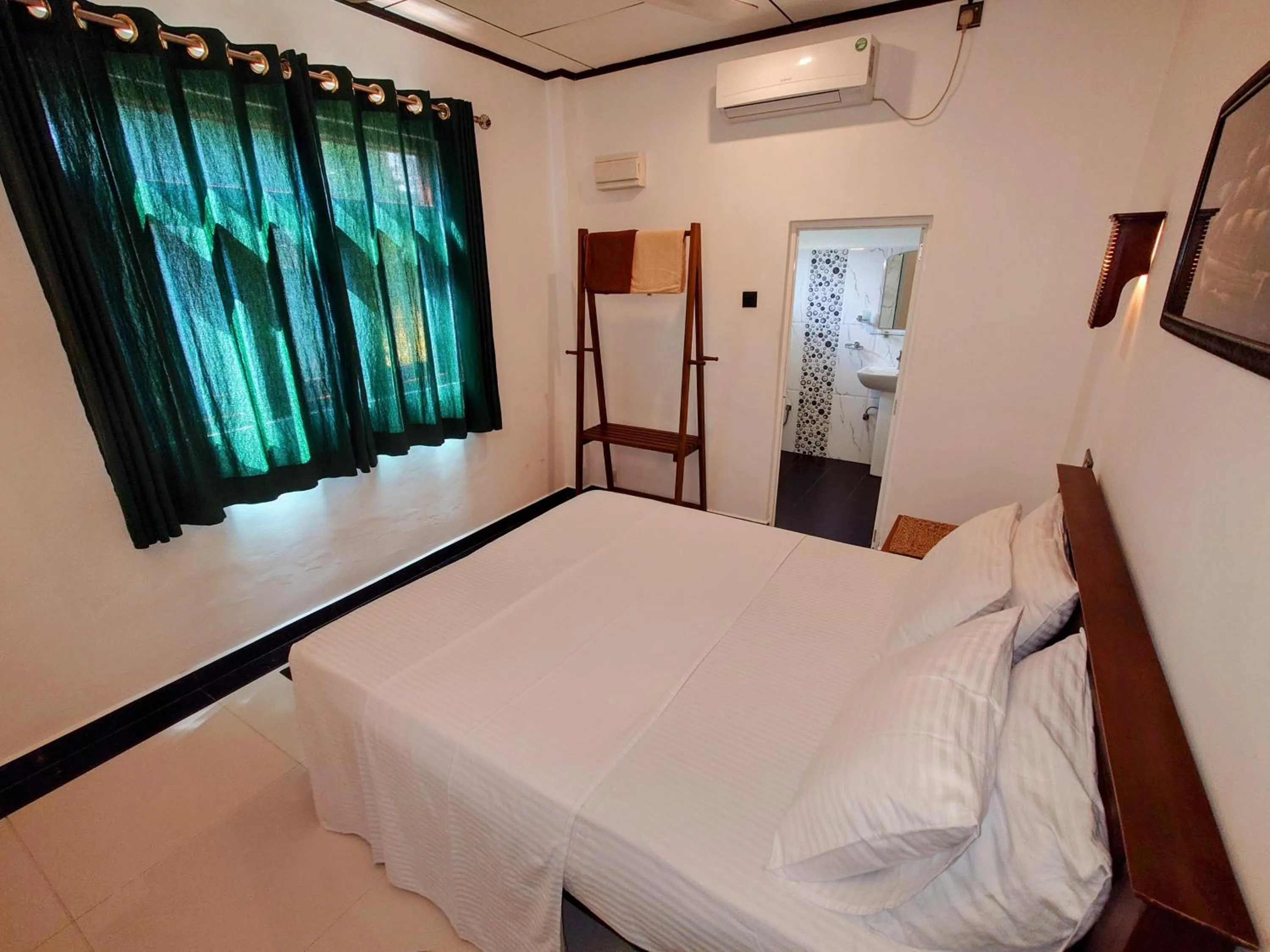 Bed in The Whitegates Lodge