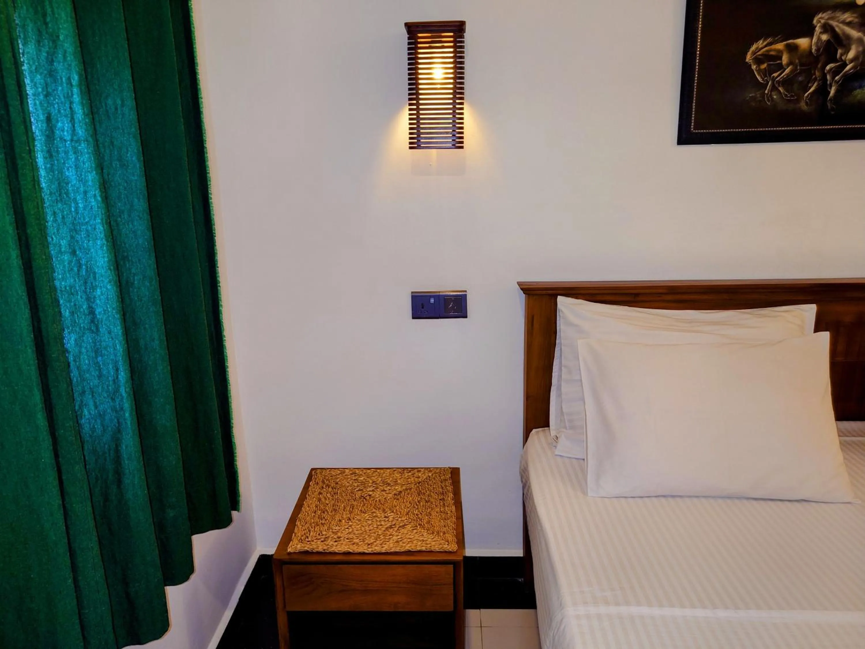 Bedroom, Bed in The Whitegates Lodge