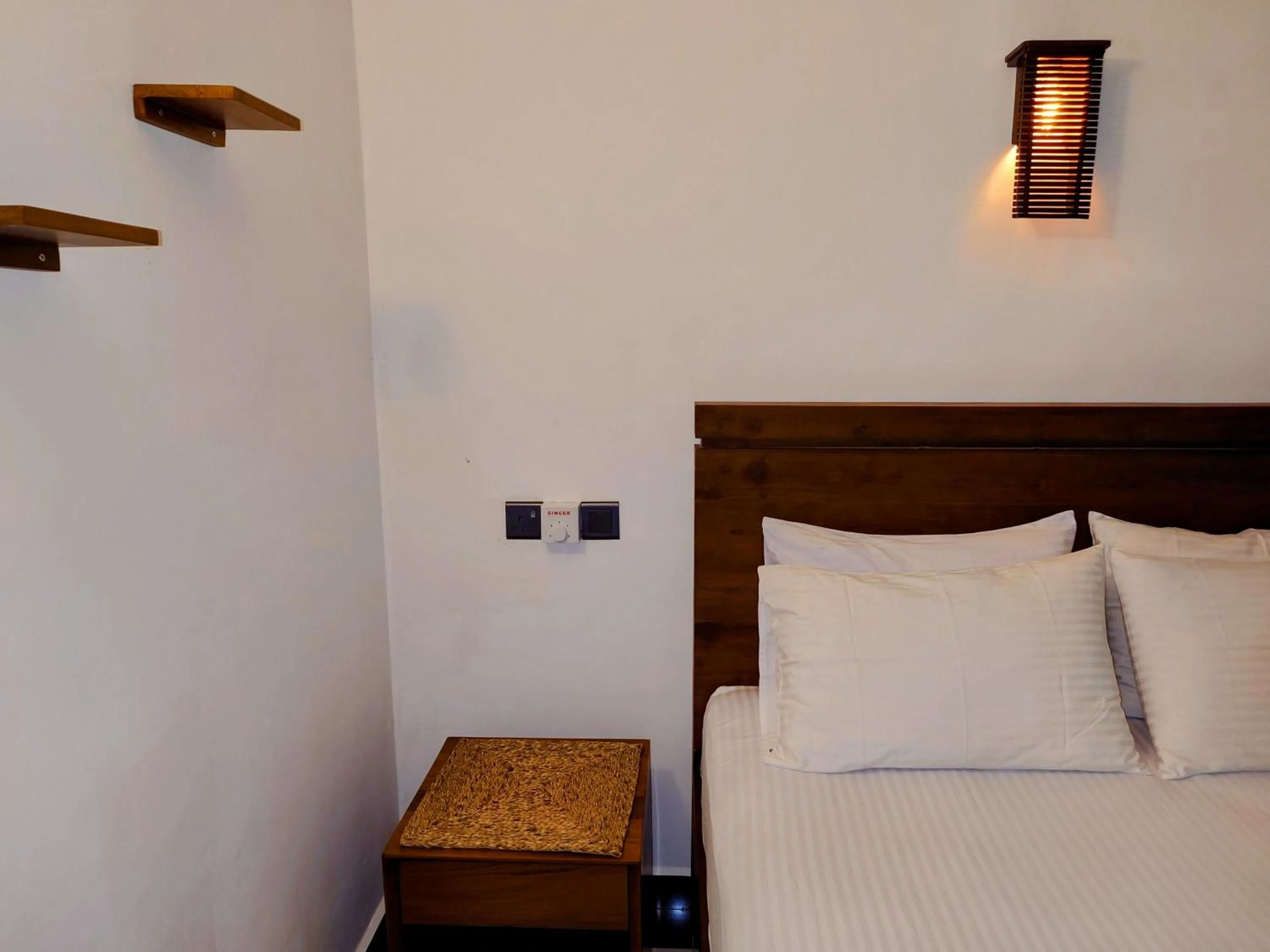 Bedroom, Bed in The Whitegates Lodge