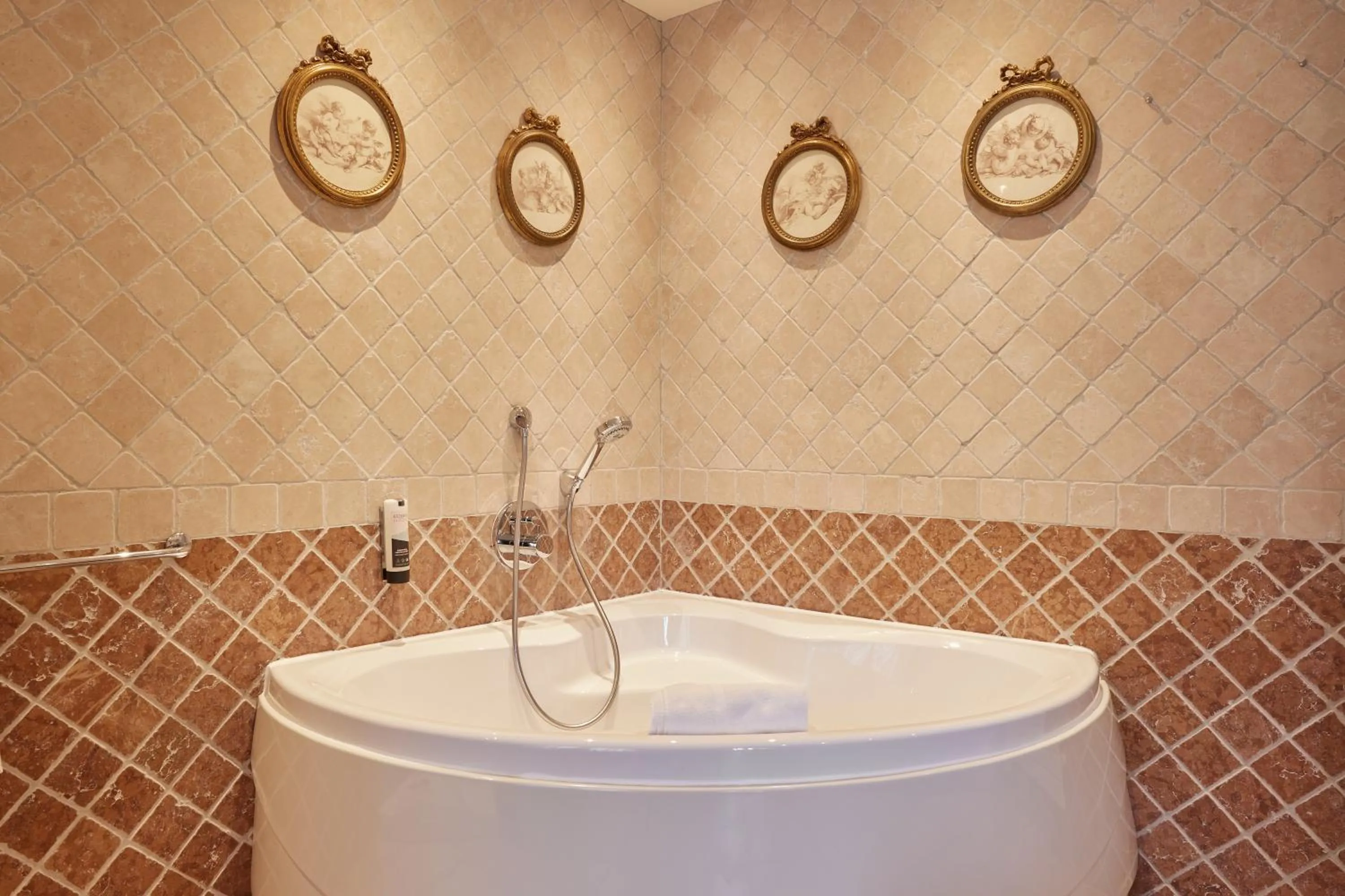 Bathroom in La Bastide du Calalou Hotel & Spa, BW Signature Collection