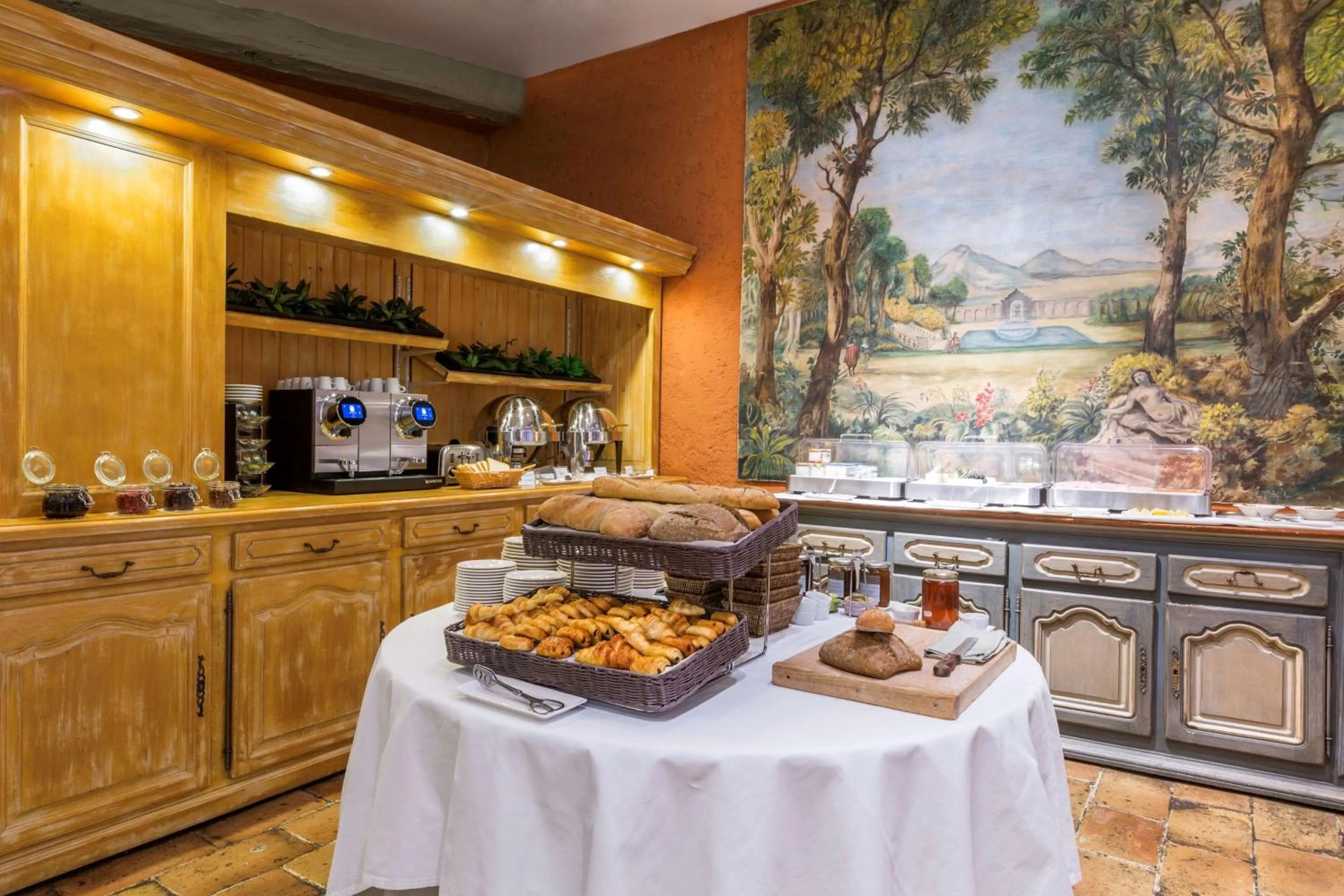 Restaurant/places to eat in La Bastide du Calalou Hotel & Spa, BW Signature Collection