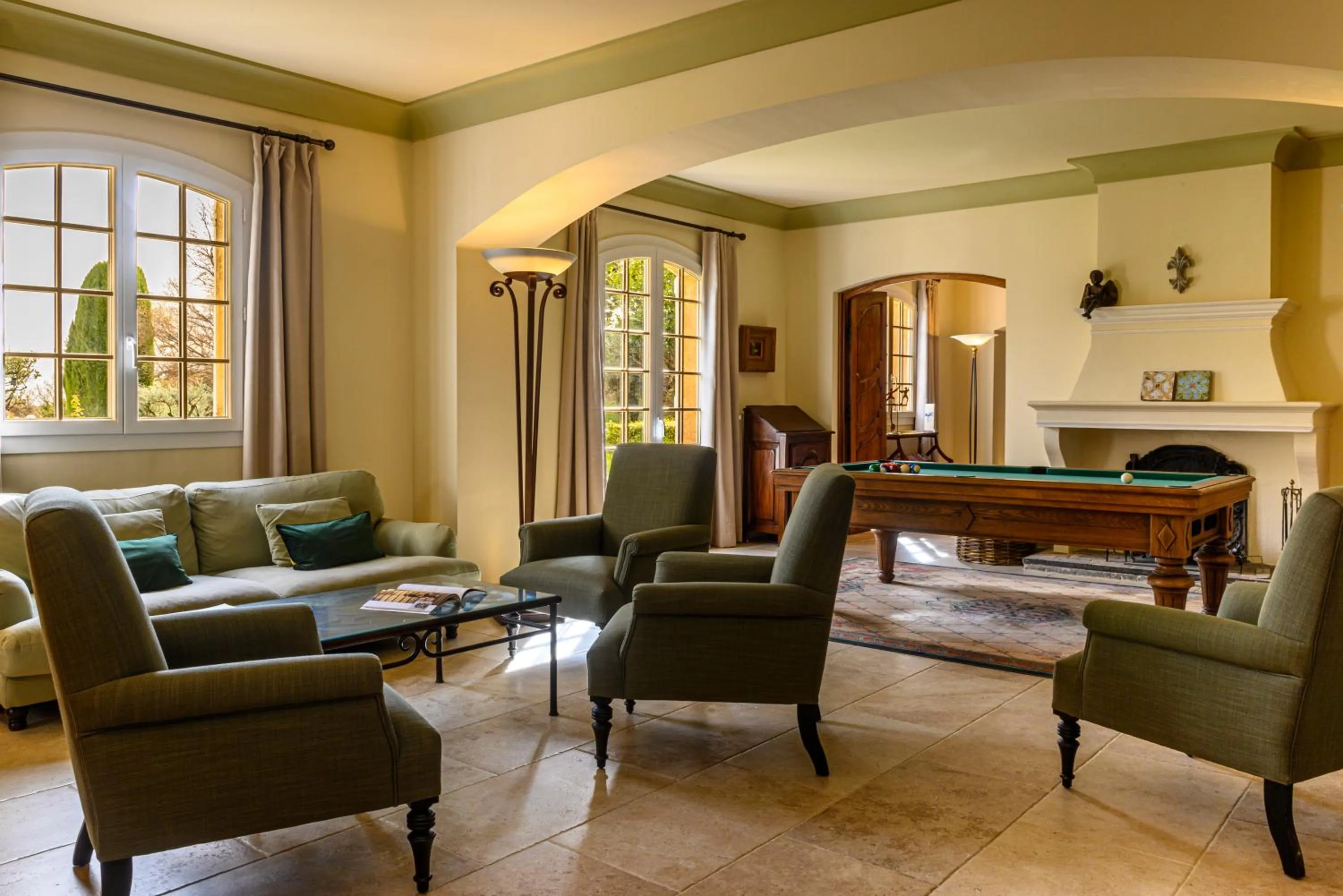 Billiard in La Bastide du Calalou Hotel & Spa, BW Signature Collection