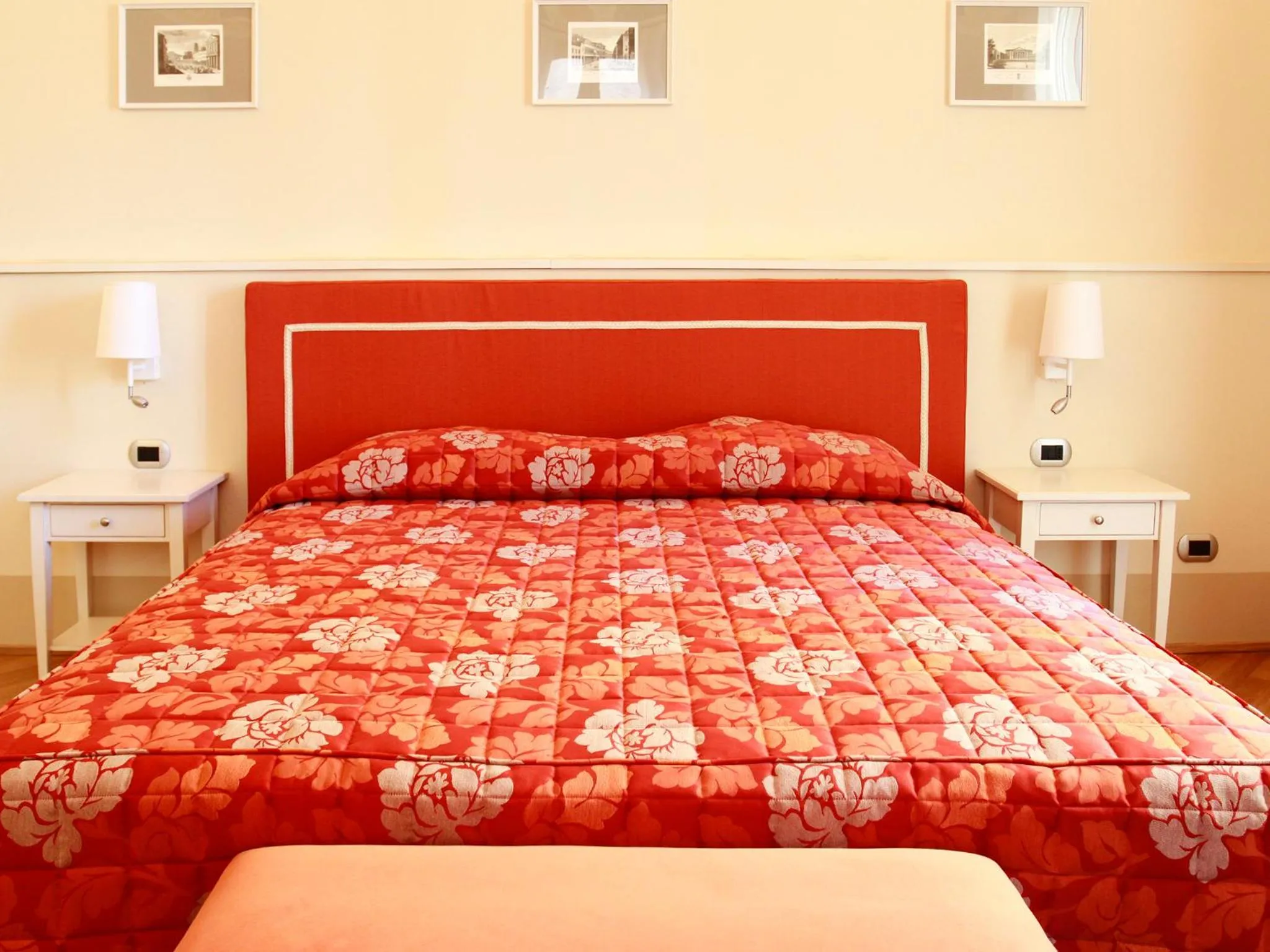 Bed in Casa Isolani Luxury Rooms Piazza Maggiore