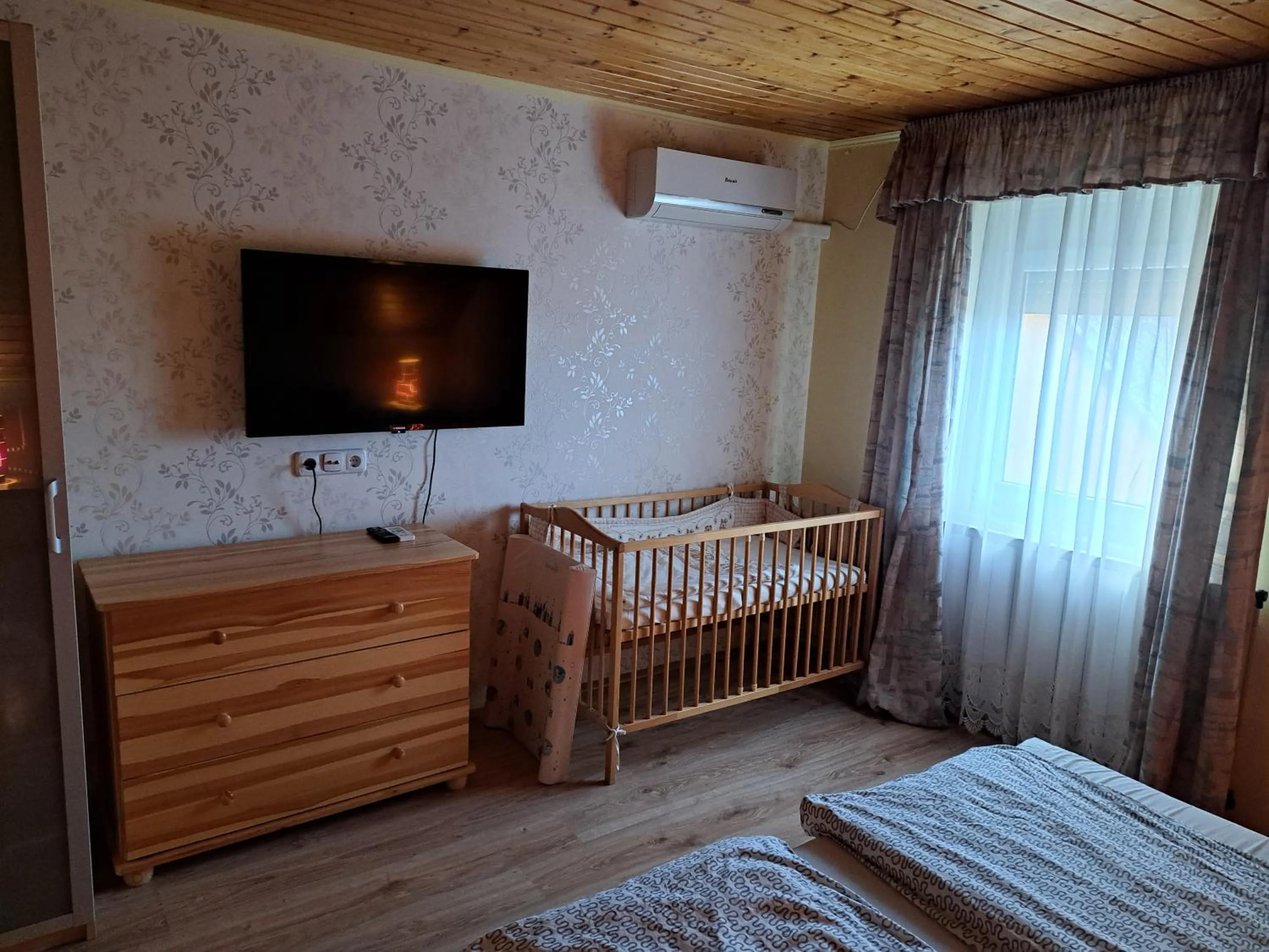 Borostyán Nyaralóház Balatonboglár