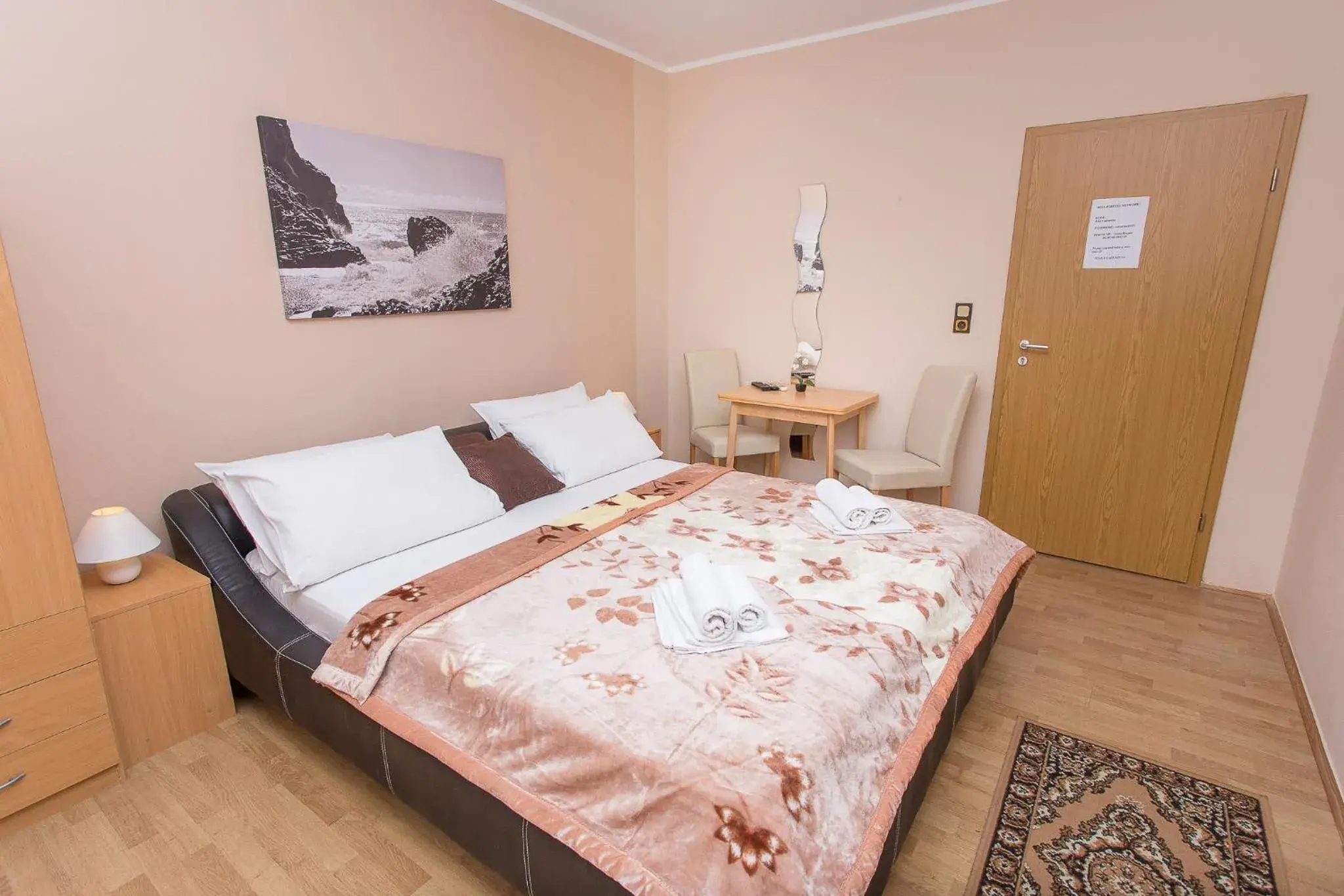 Double Room Without Balcony in Villa Valentina Double Room Without Balcony in Villa Valentina