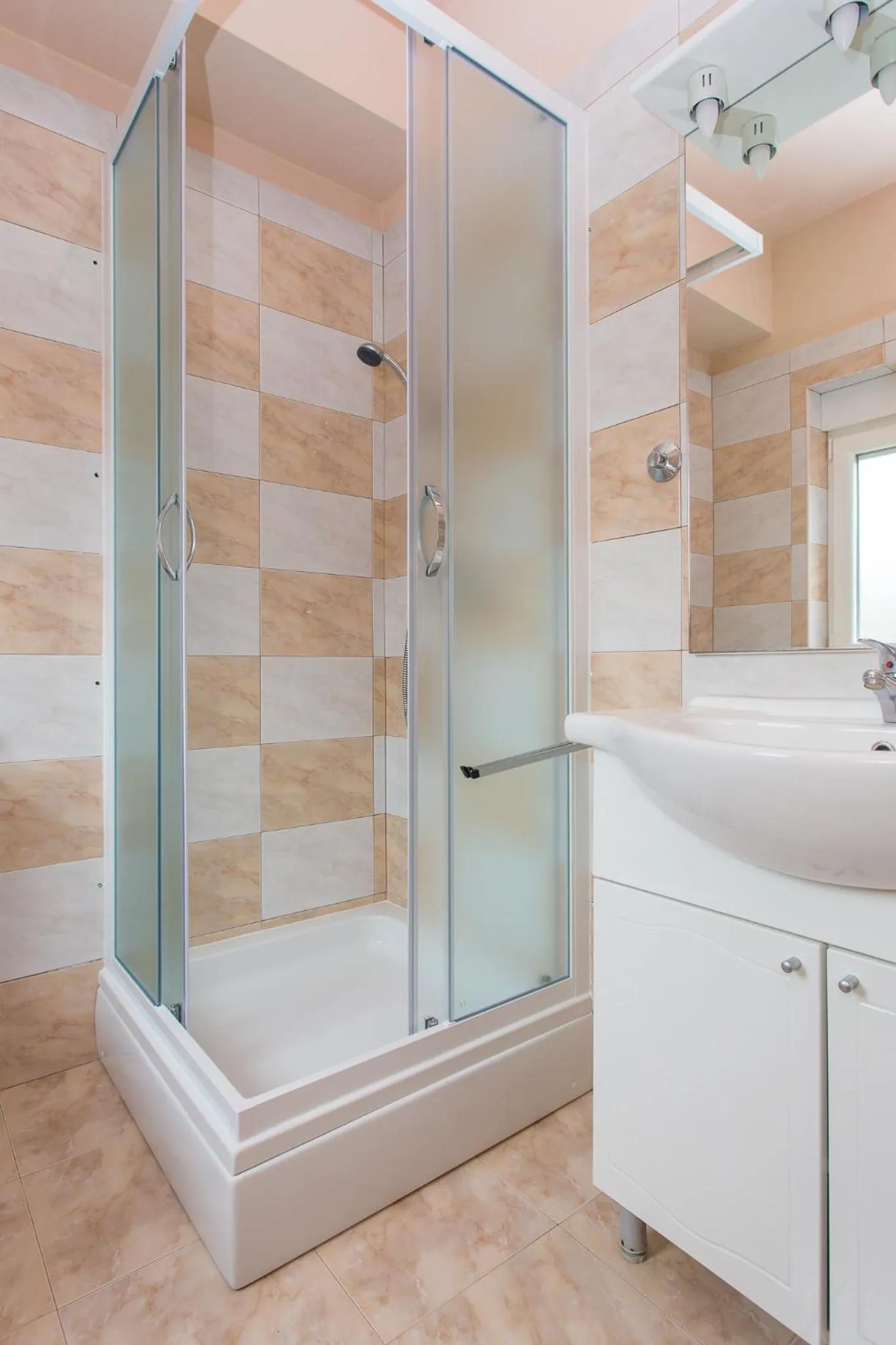 Shower in Villa Valentina