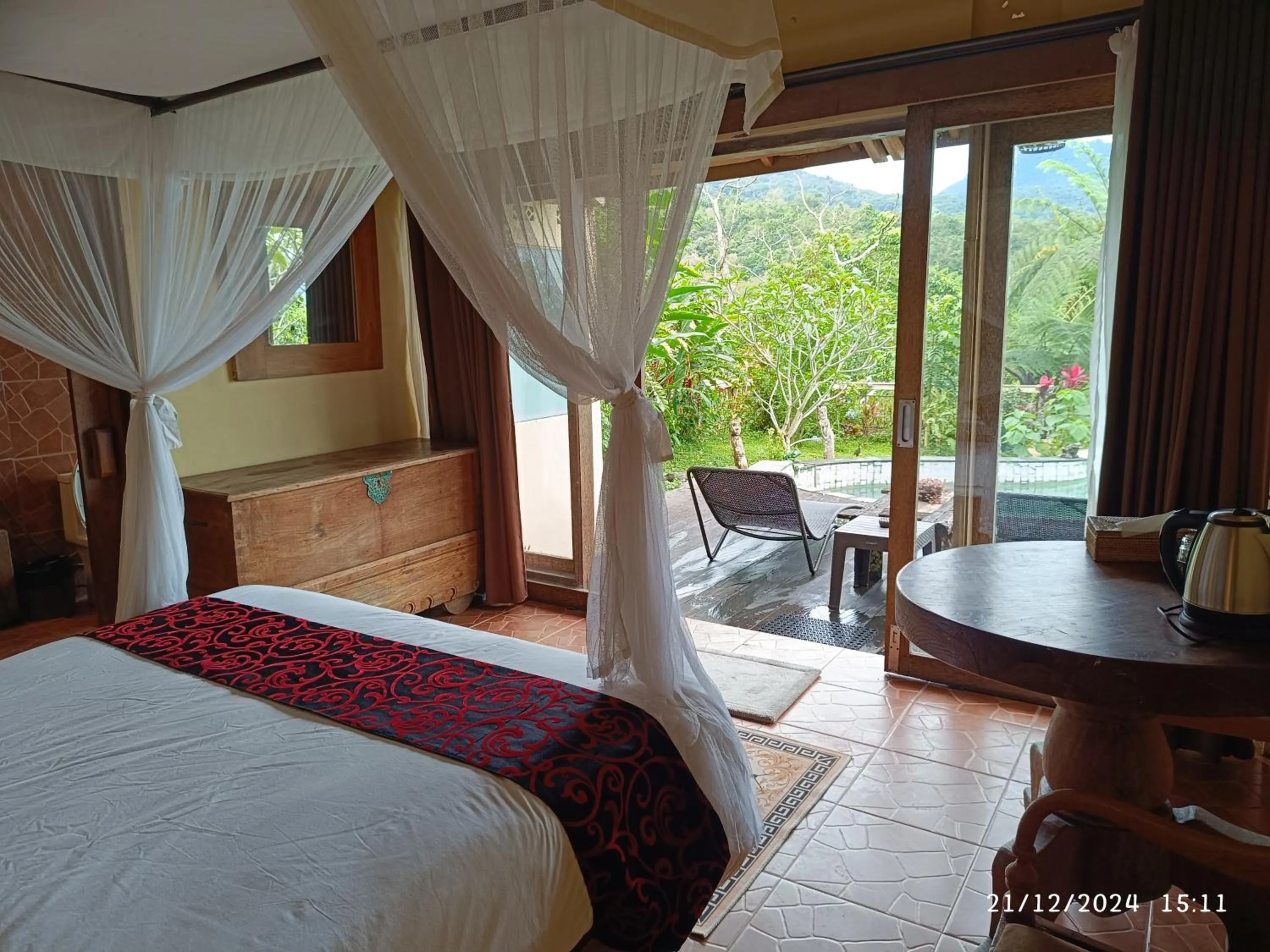 Deluxe Room with Mountain and Pool View in DWan Tea Mountain Side