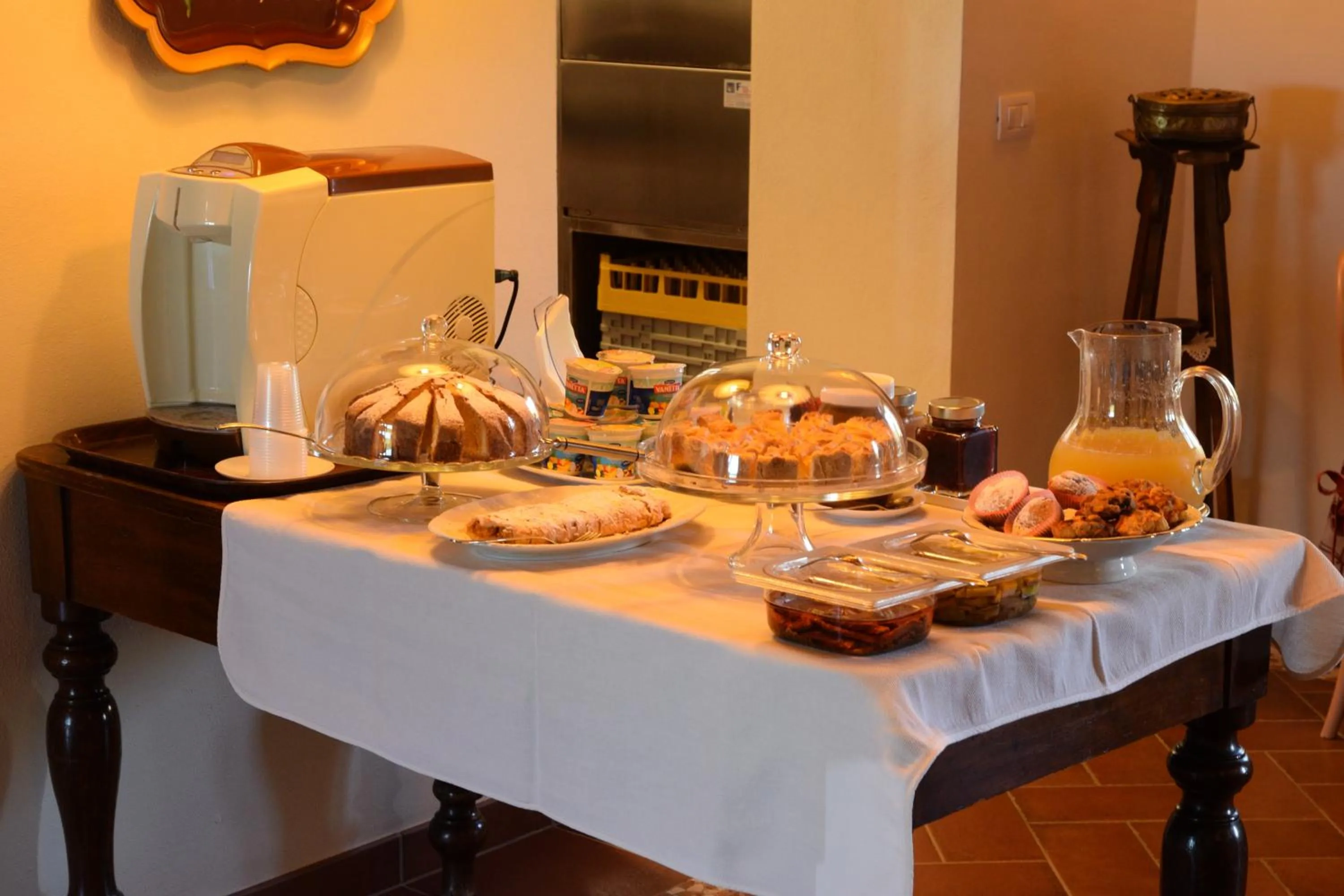 Buffet breakfast in Cavarchino B&B