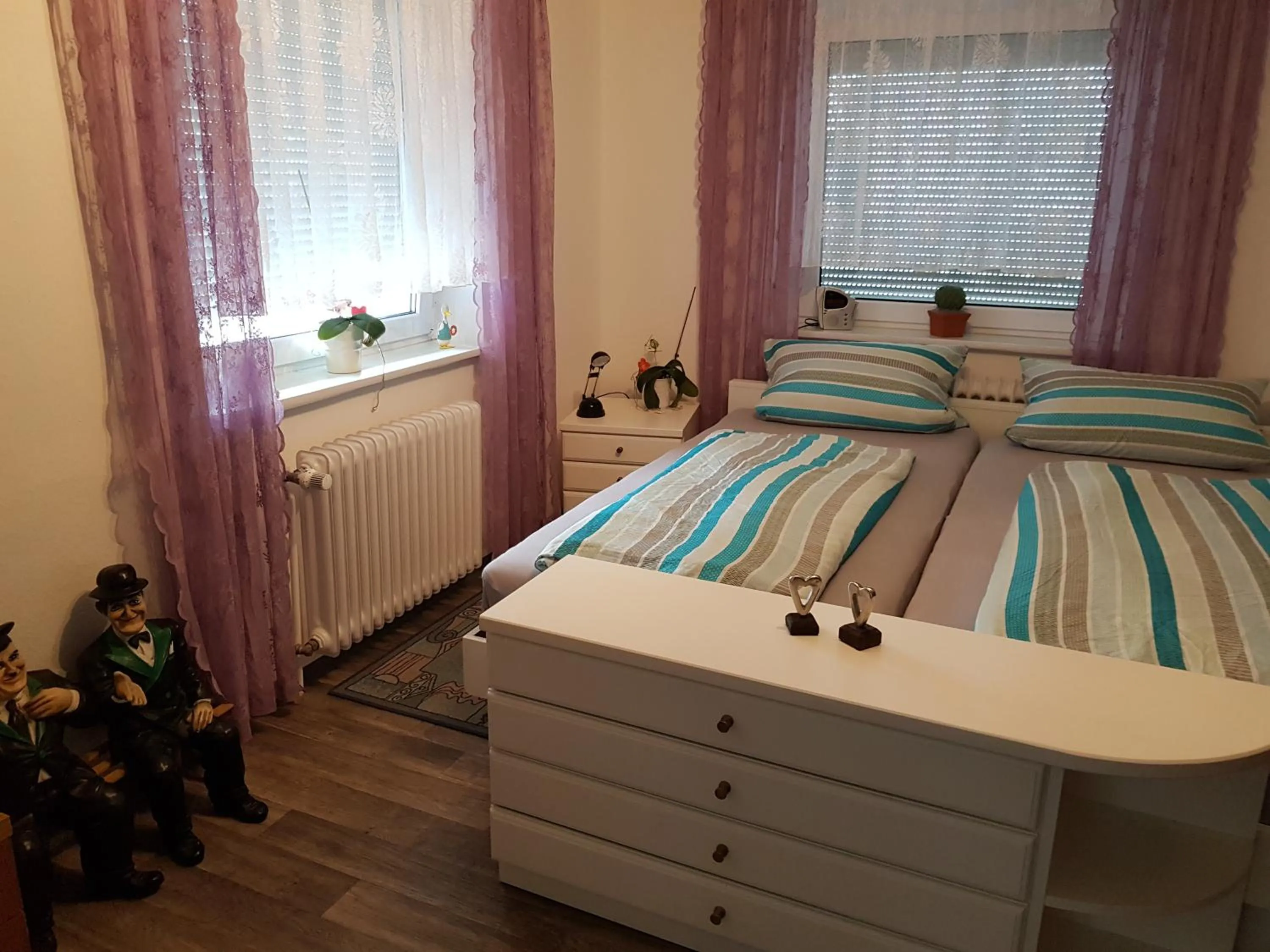 Bed in Ferienwohnung Eliah