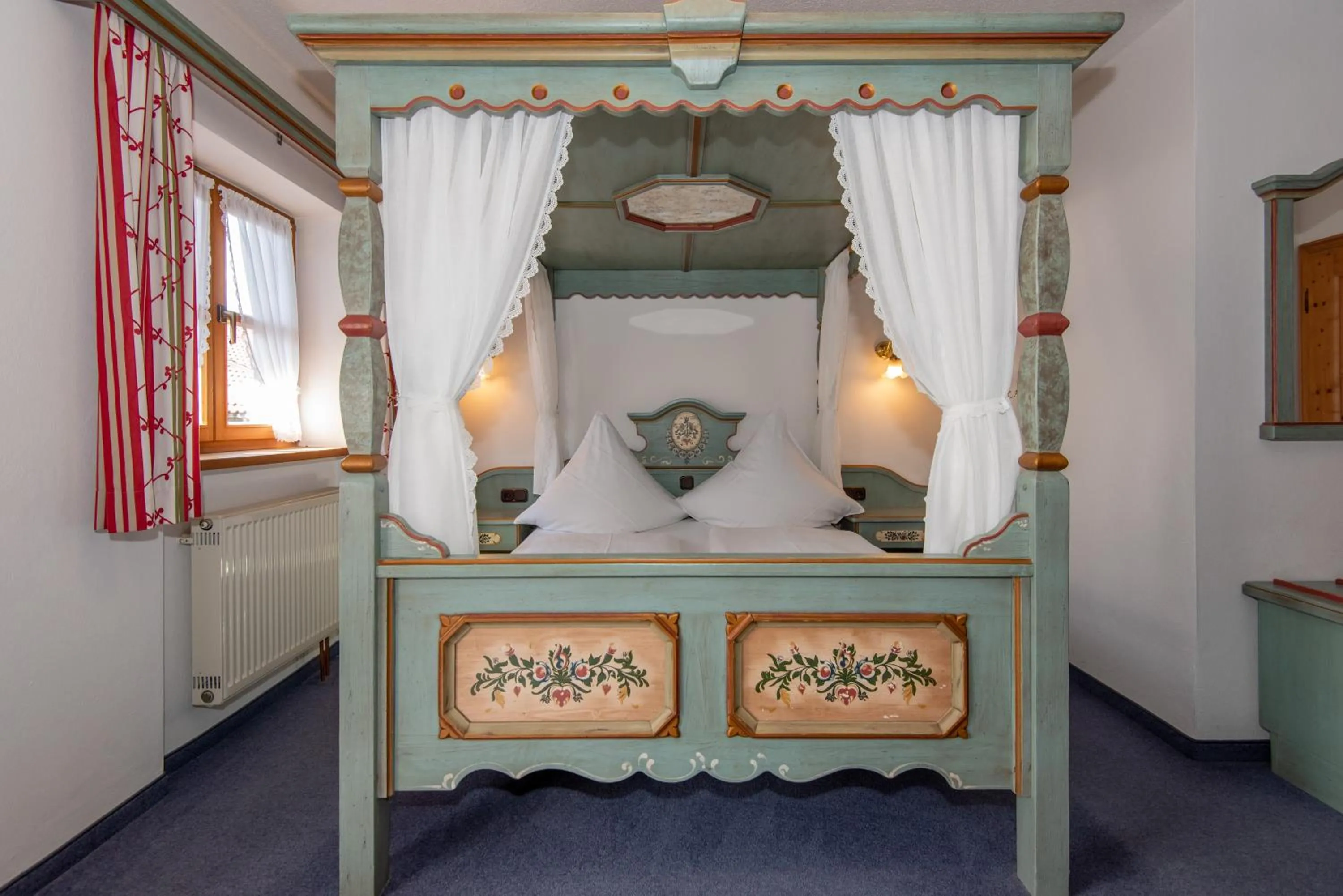 Photo of the whole room in Pension Ludwig Thoma