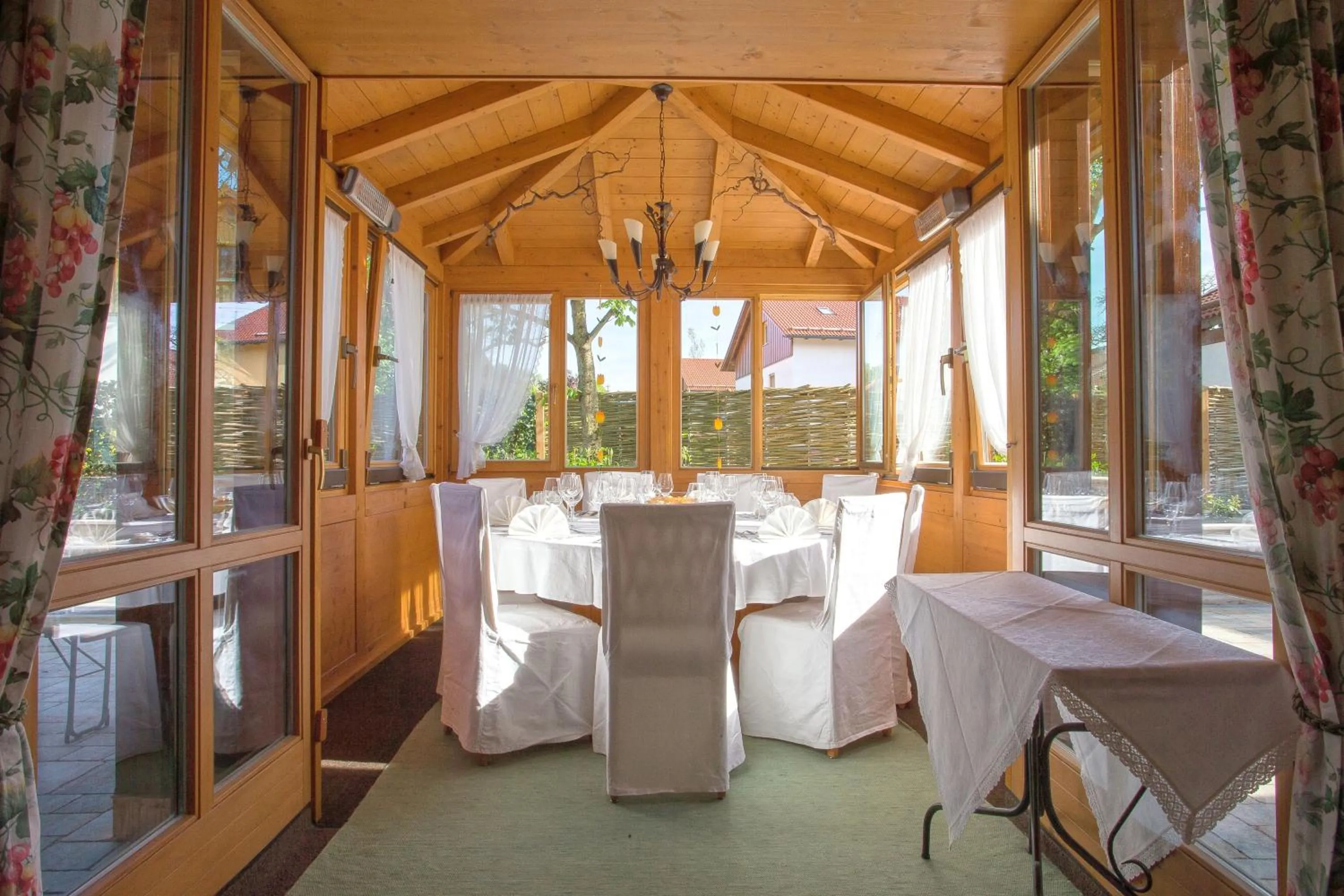 Restaurant/places to eat in Pension Ludwig Thoma
