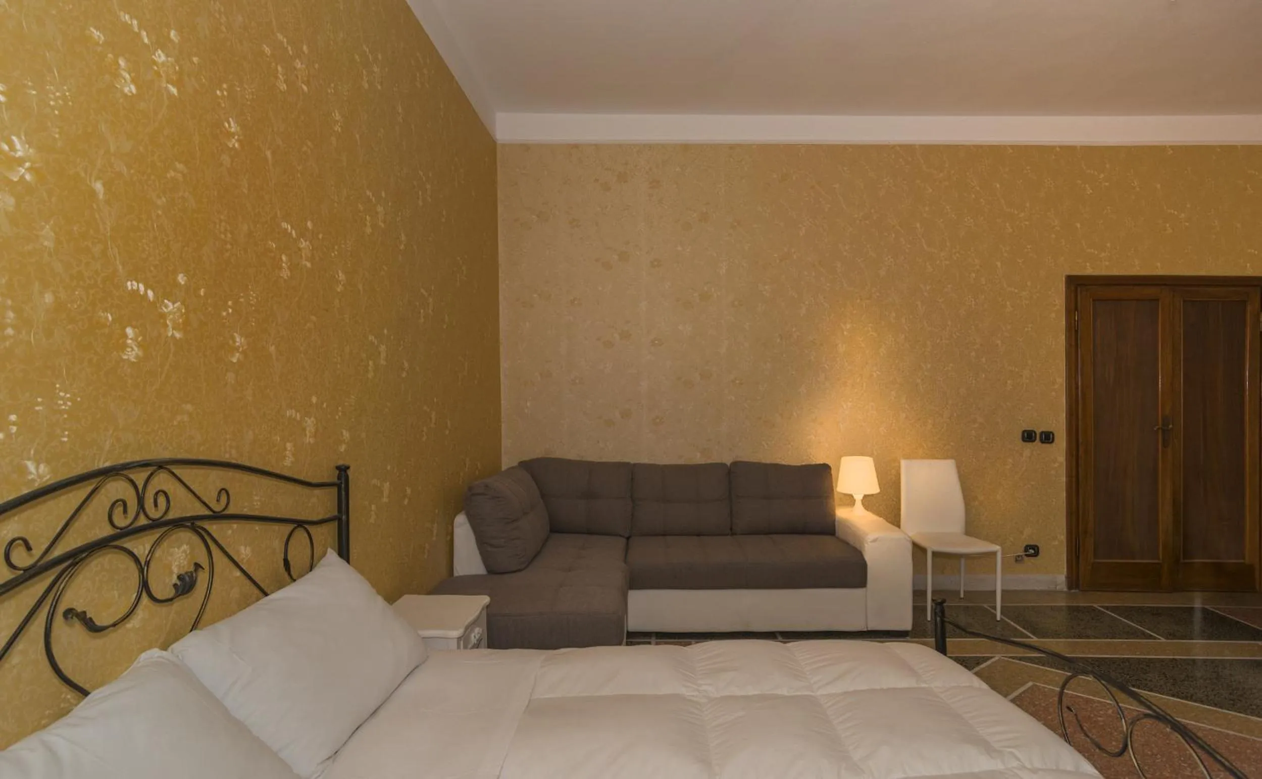 Bed in Holiday Pisa Gare